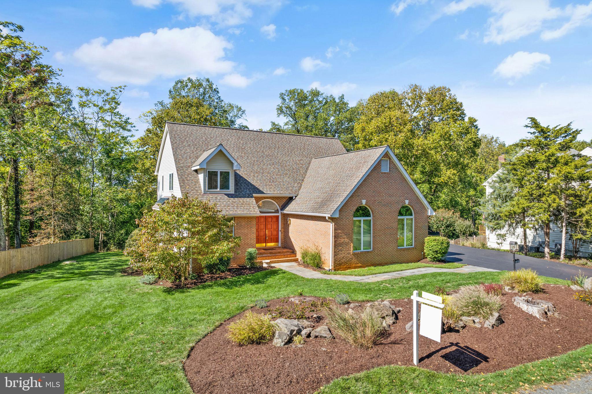 519 Fortress CIRCLE SE