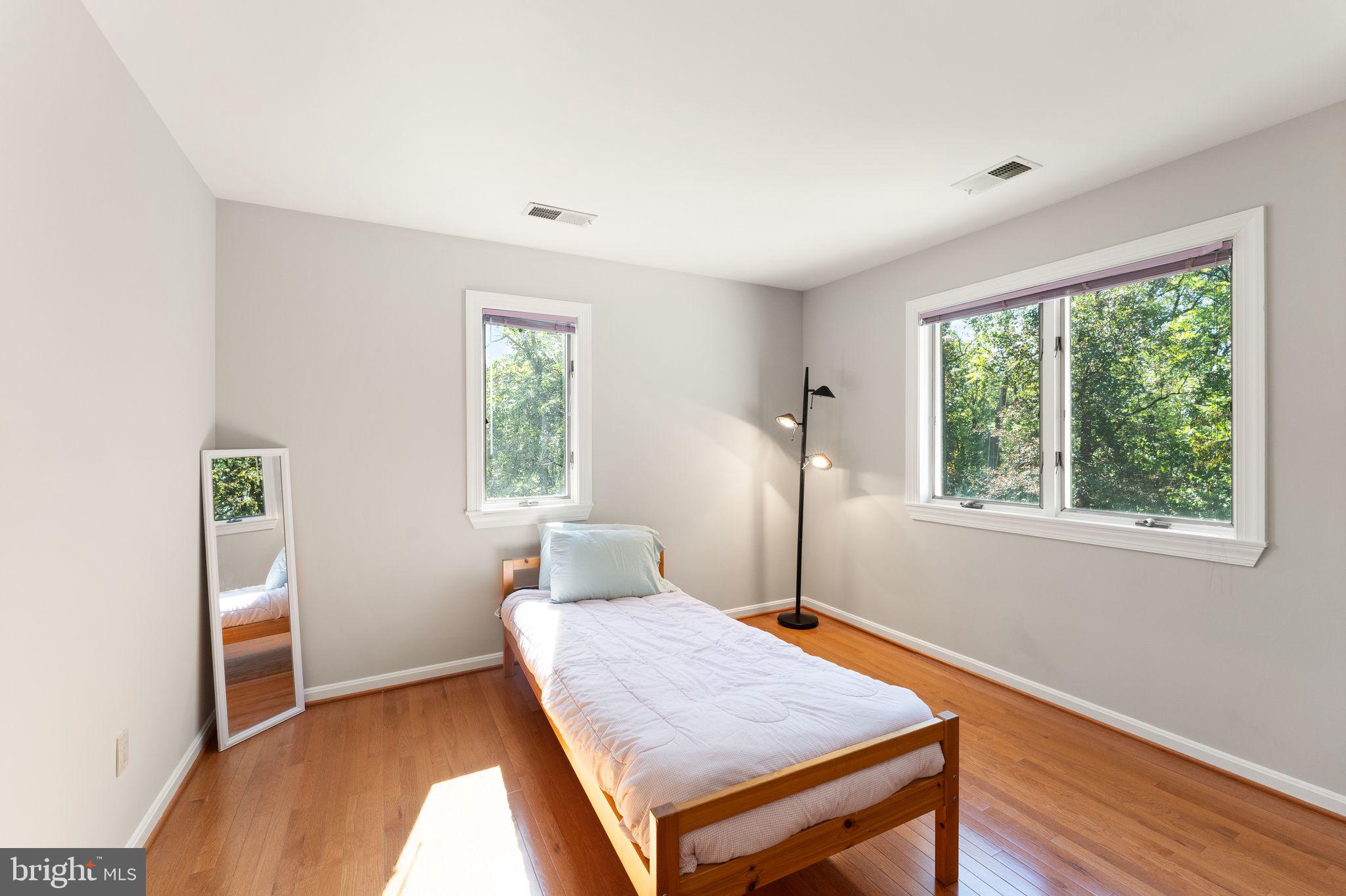 519 Fortress CIRCLE SE