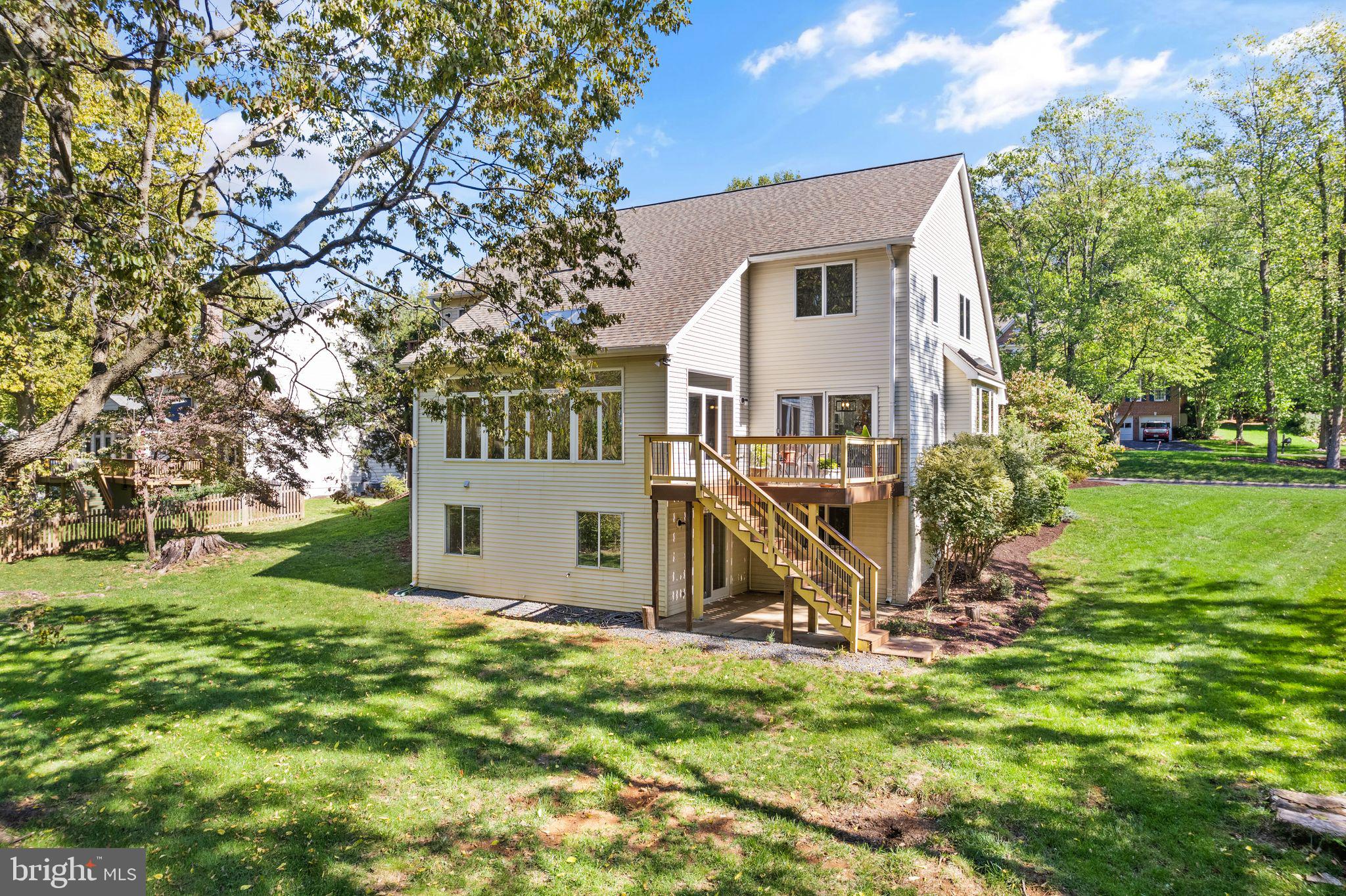 519 Fortress CIRCLE SE