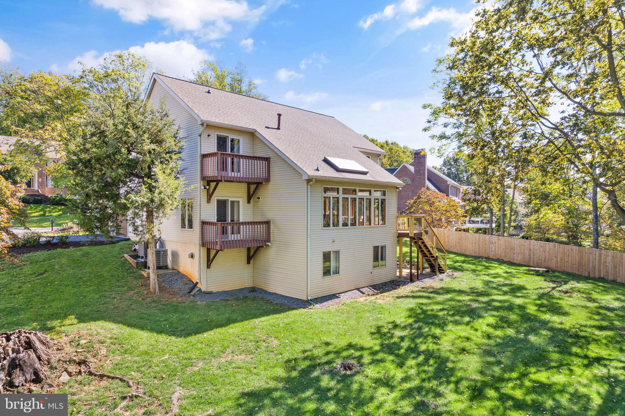 519 Fortress CIRCLE SE