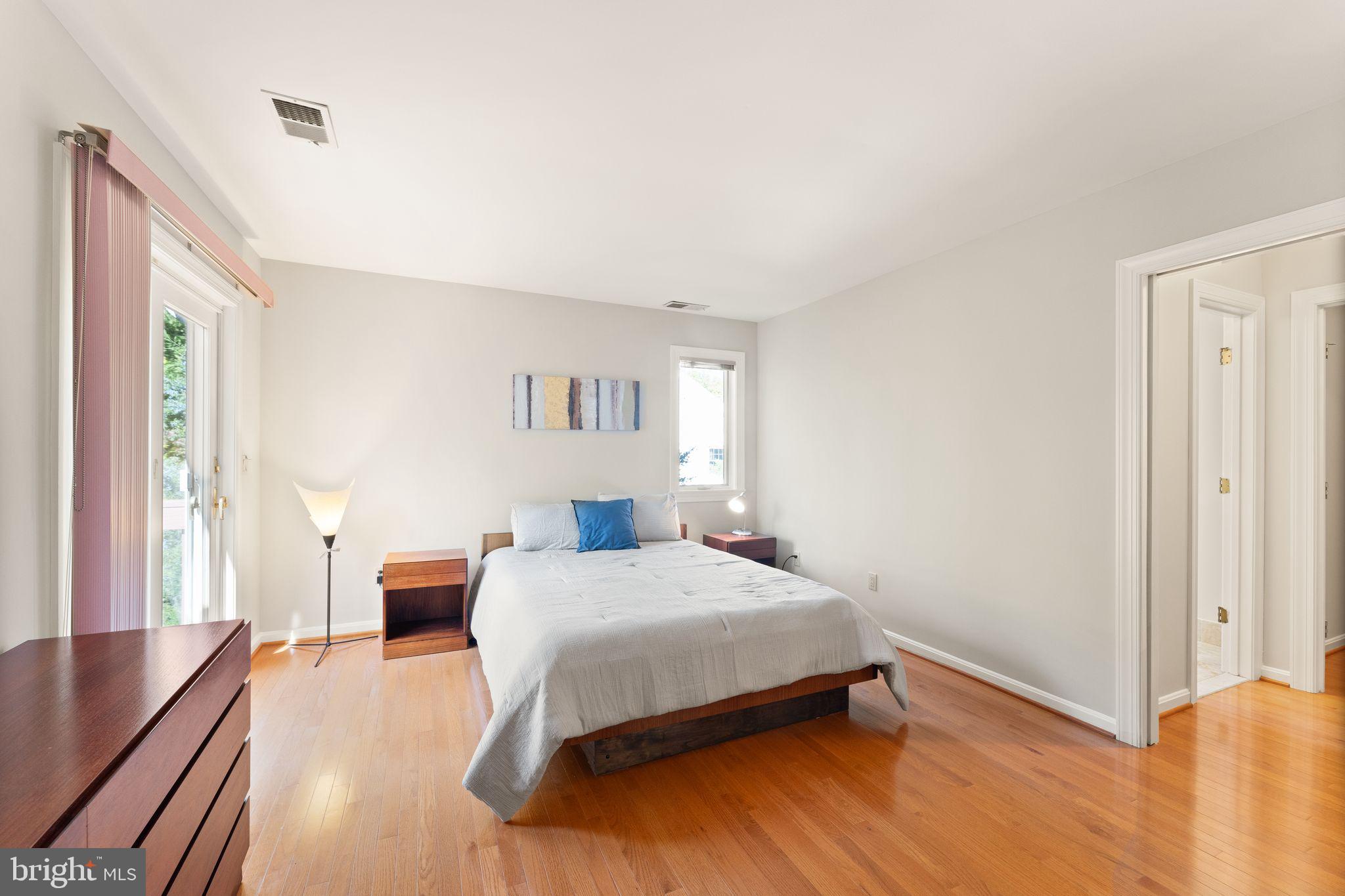 519 Fortress CIRCLE SE
