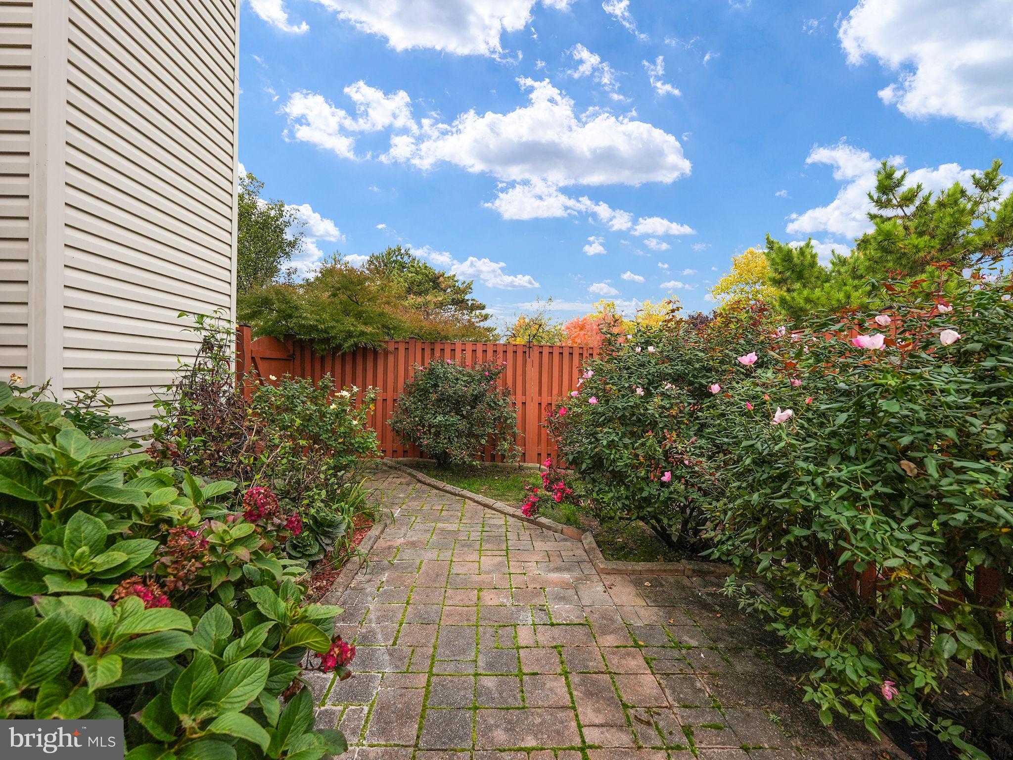 21207 Owls Nest SQUARE