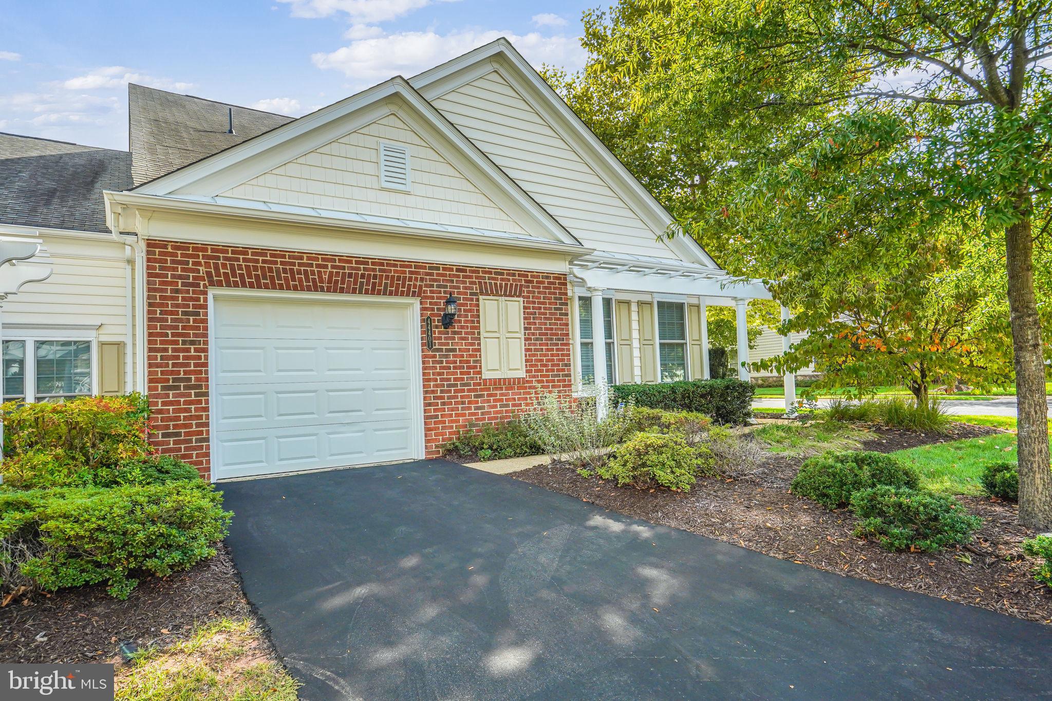 44401 Adare Manor SQUARE