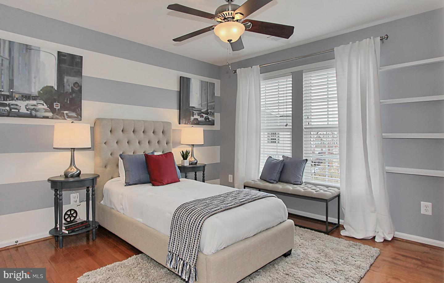 42377 Trellis SQUARE