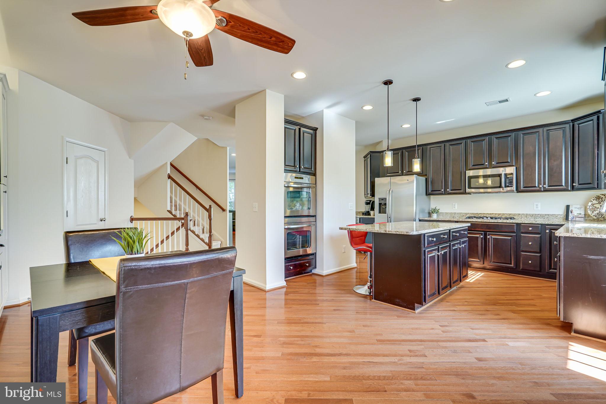 42377 Trellis SQUARE