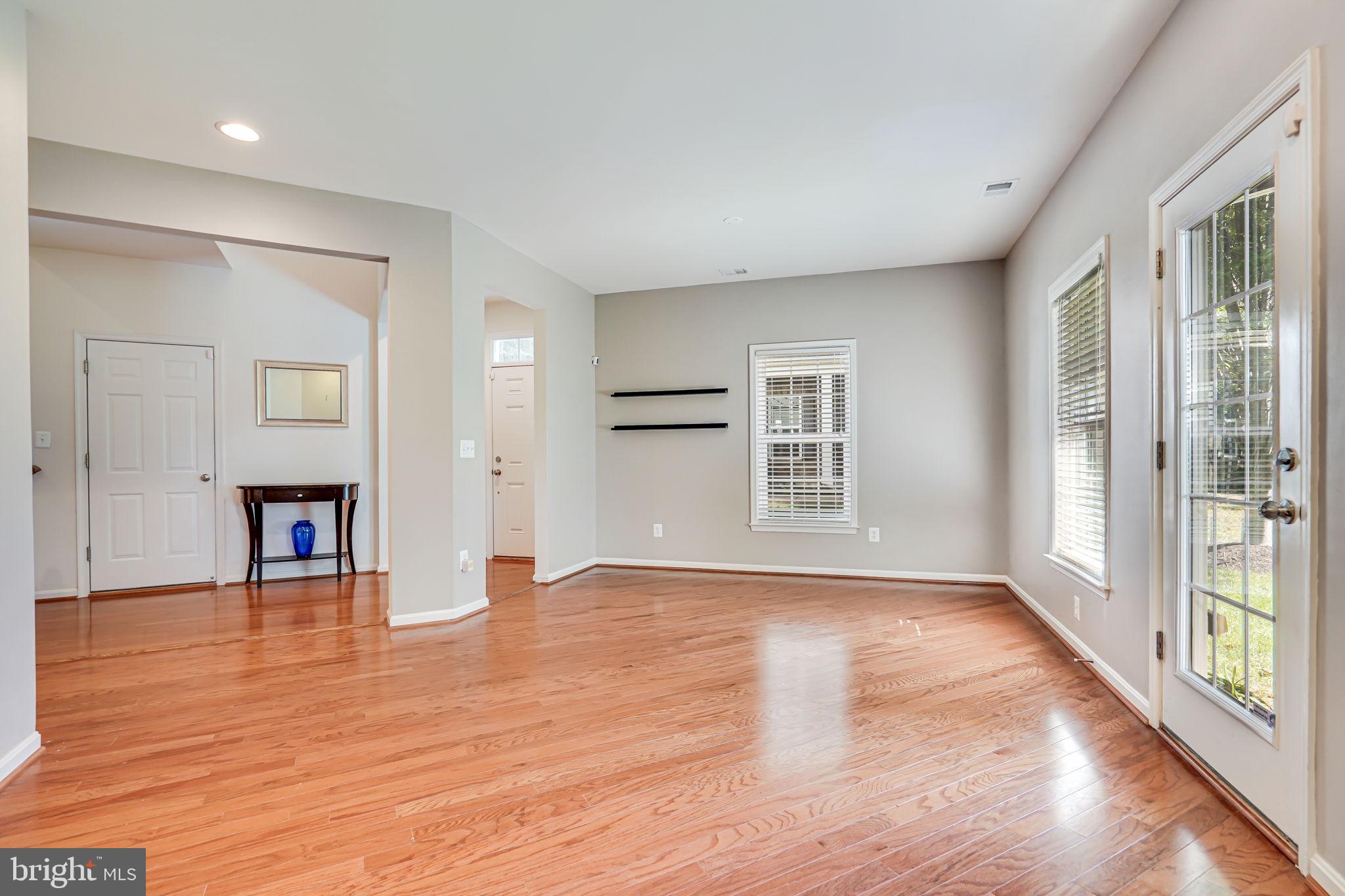 42377 Trellis SQUARE