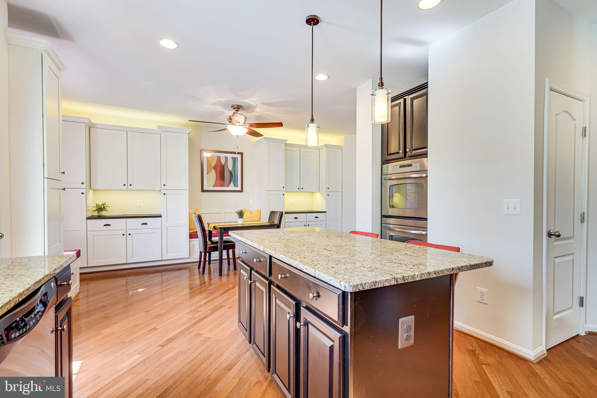 42377 Trellis SQUARE