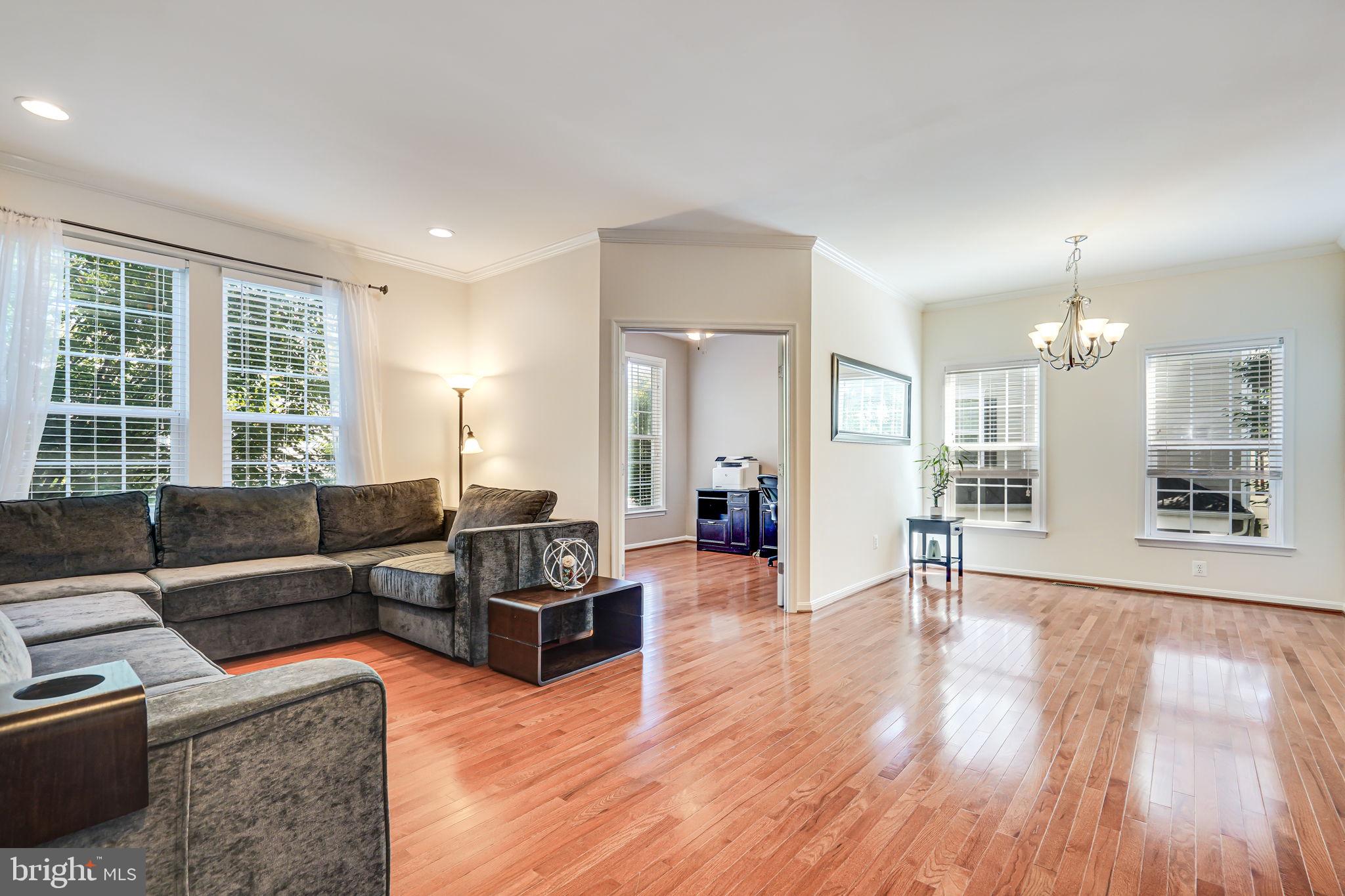42377 Trellis SQUARE