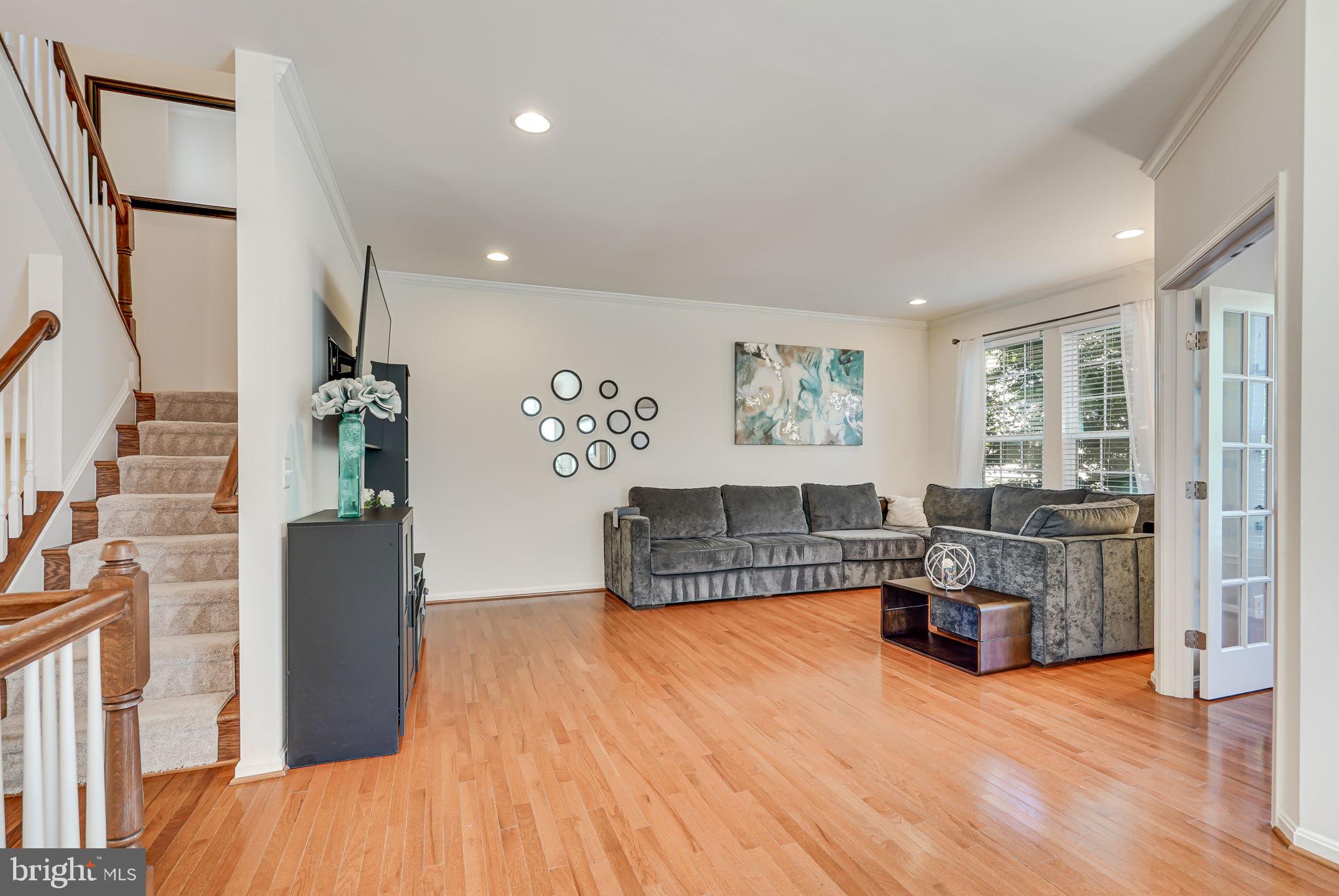 42377 Trellis SQUARE