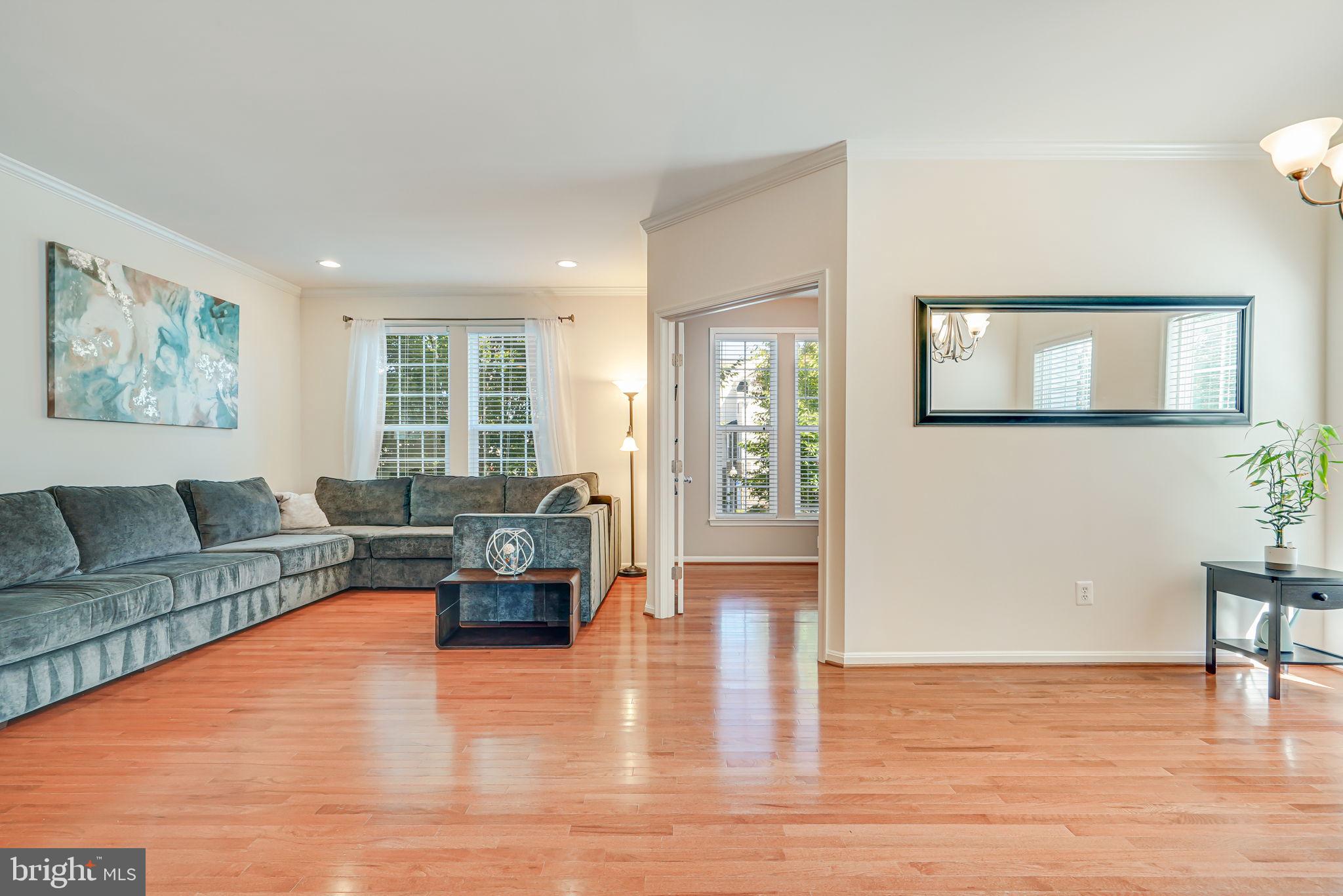 42377 Trellis SQUARE