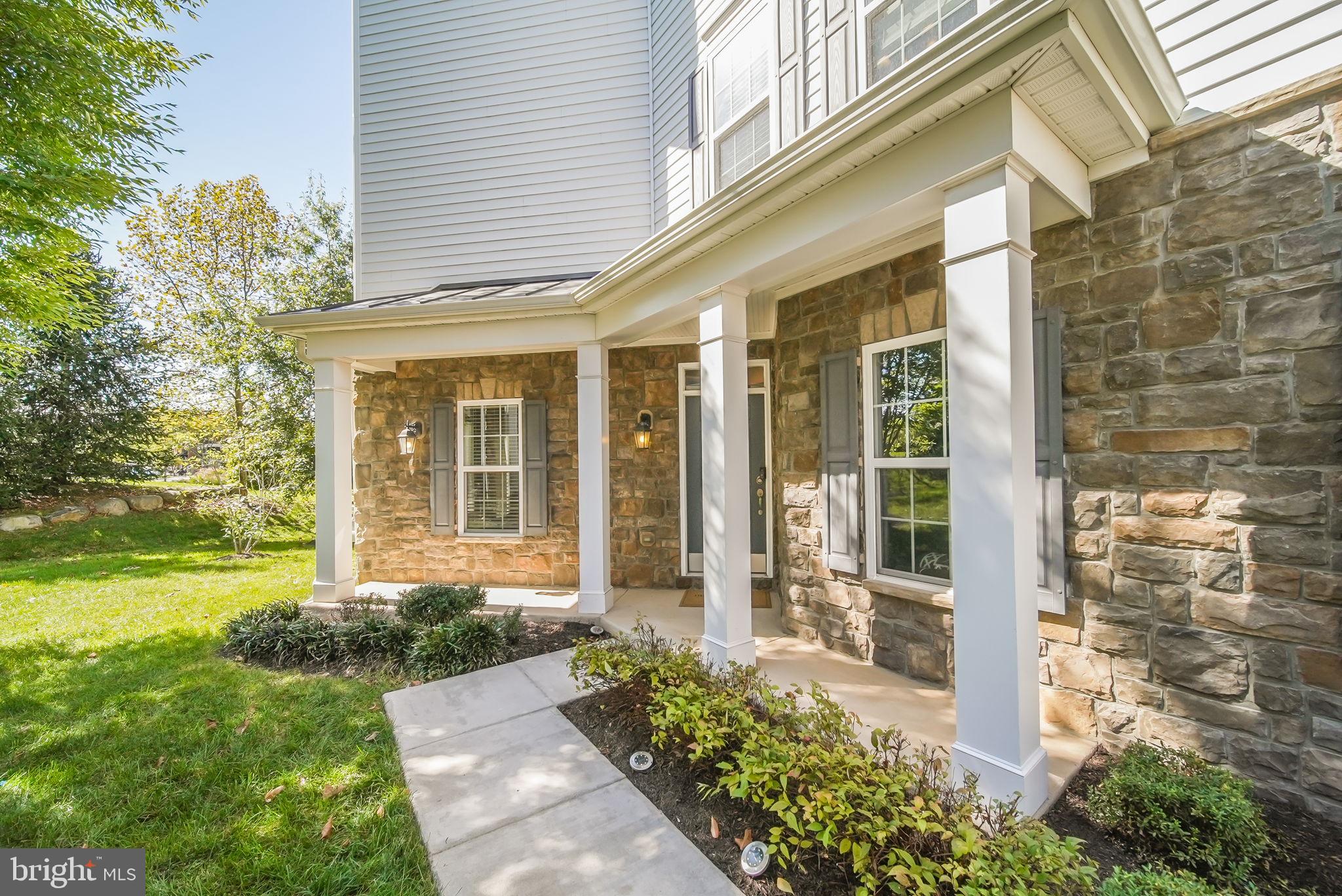 42377 Trellis SQUARE