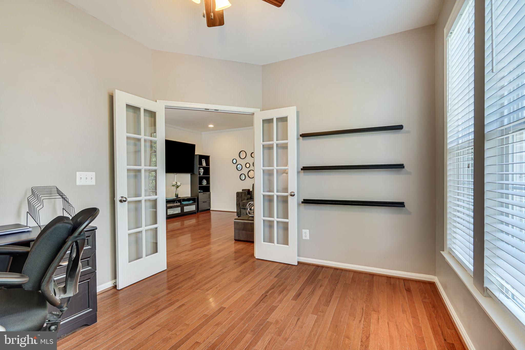 42377 Trellis SQUARE
