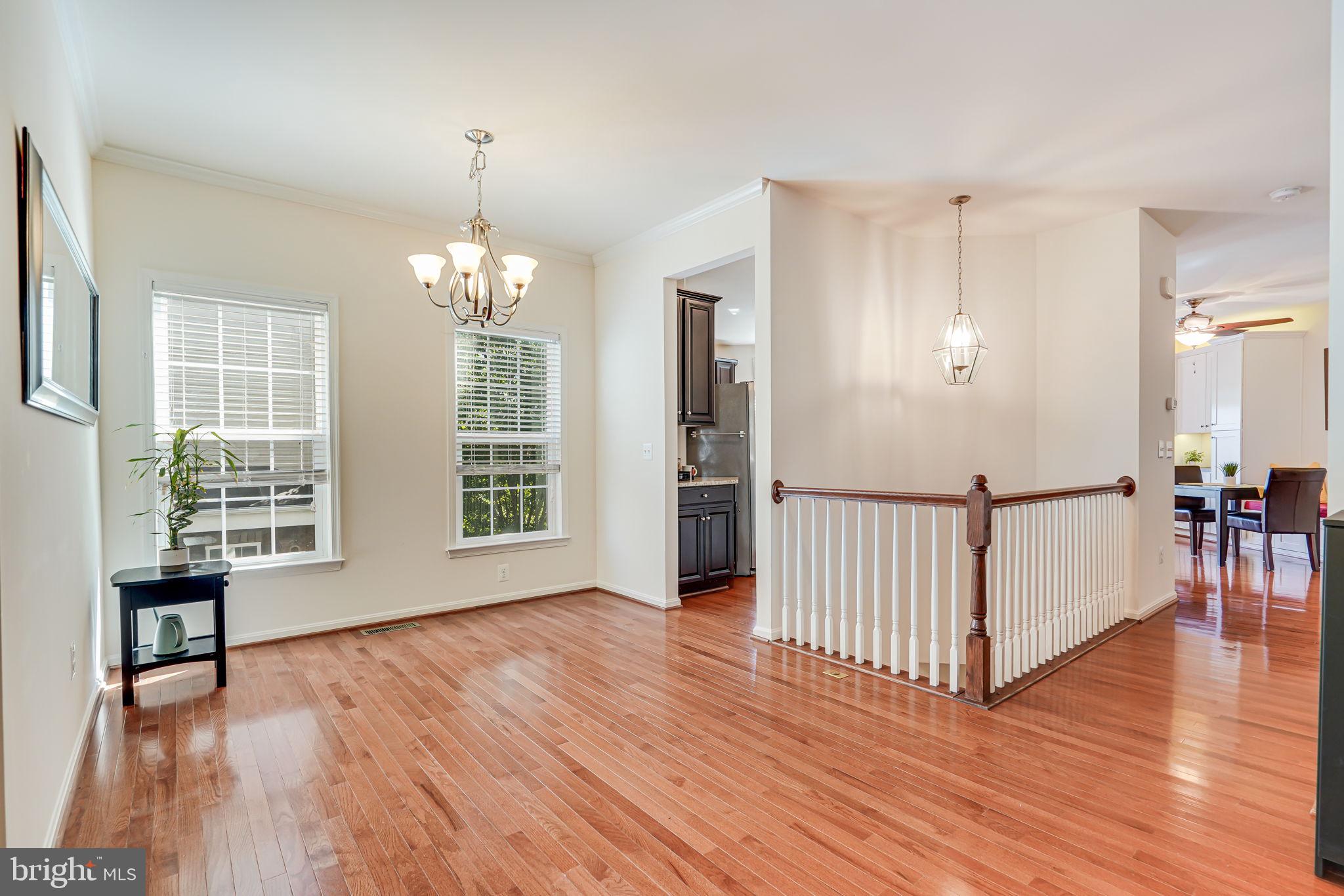 42377 Trellis SQUARE