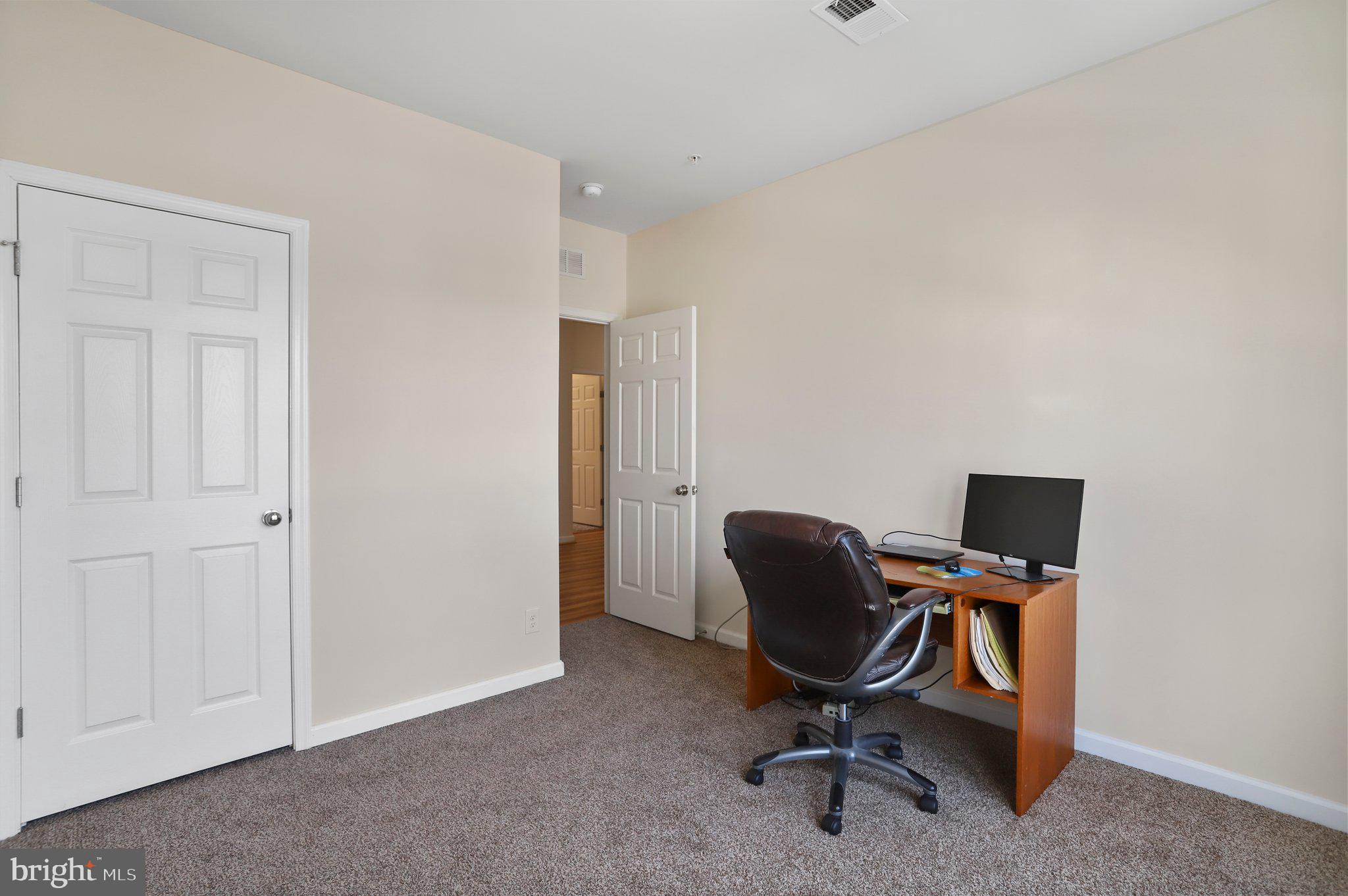 42827 Burrell SQUARE