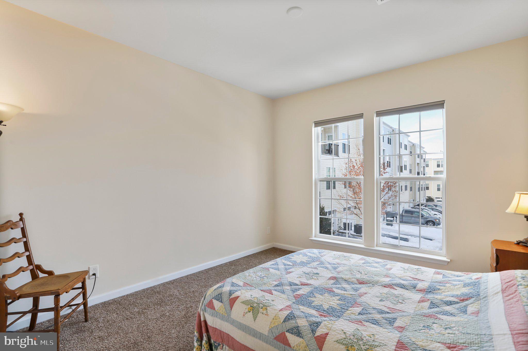 42827 Burrell SQUARE