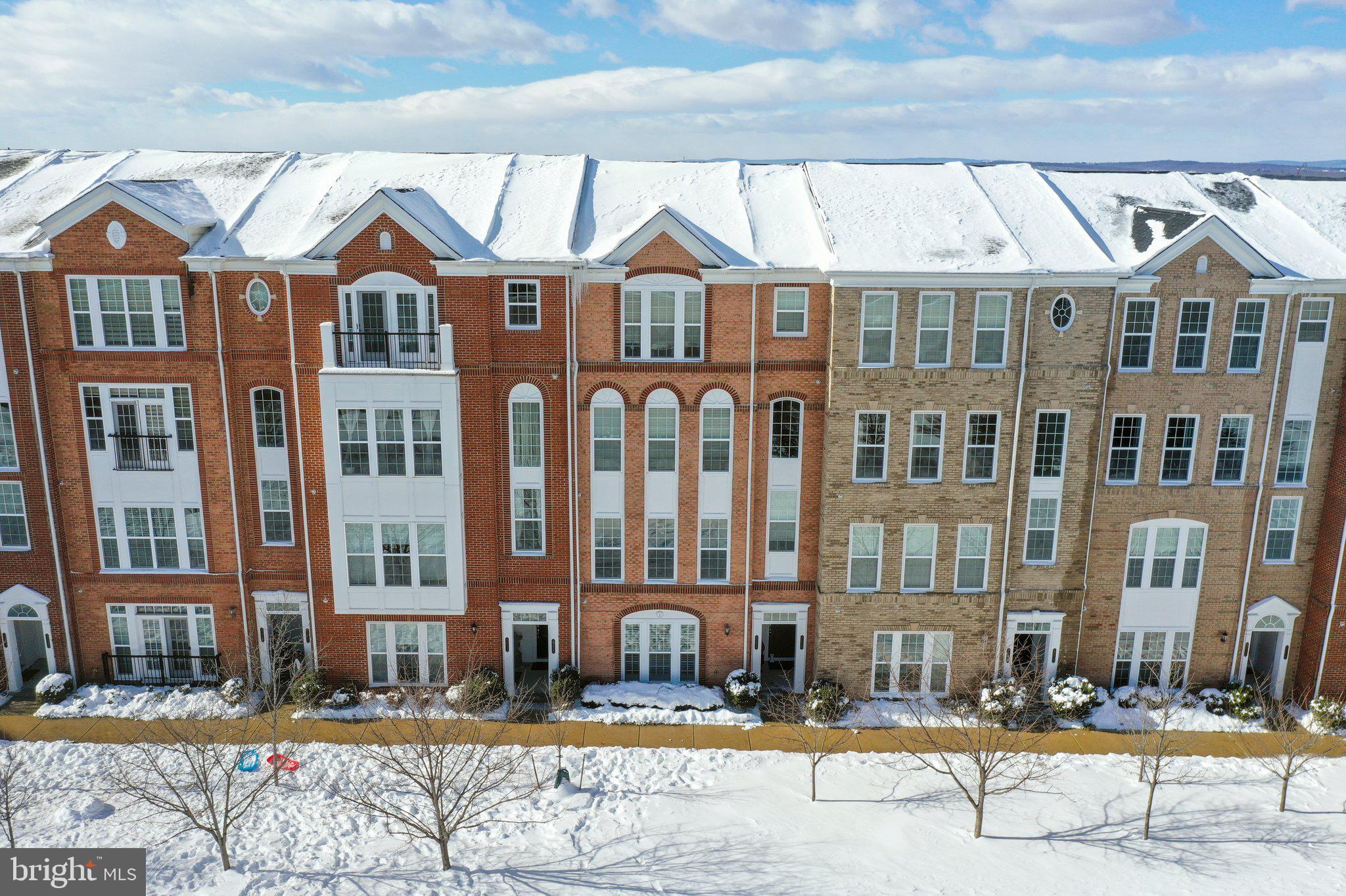 42827 Burrell SQUARE