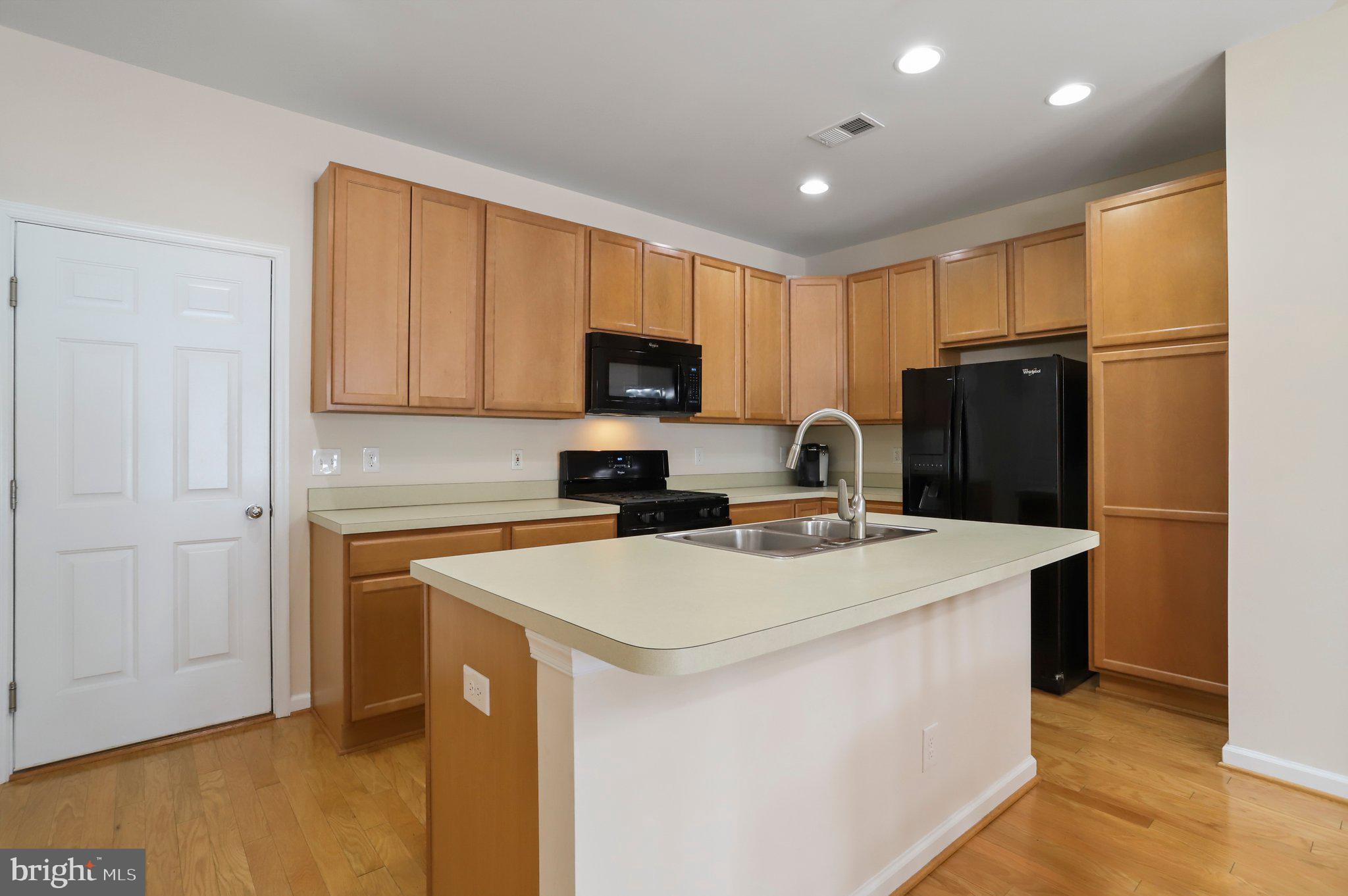 42827 Burrell SQUARE