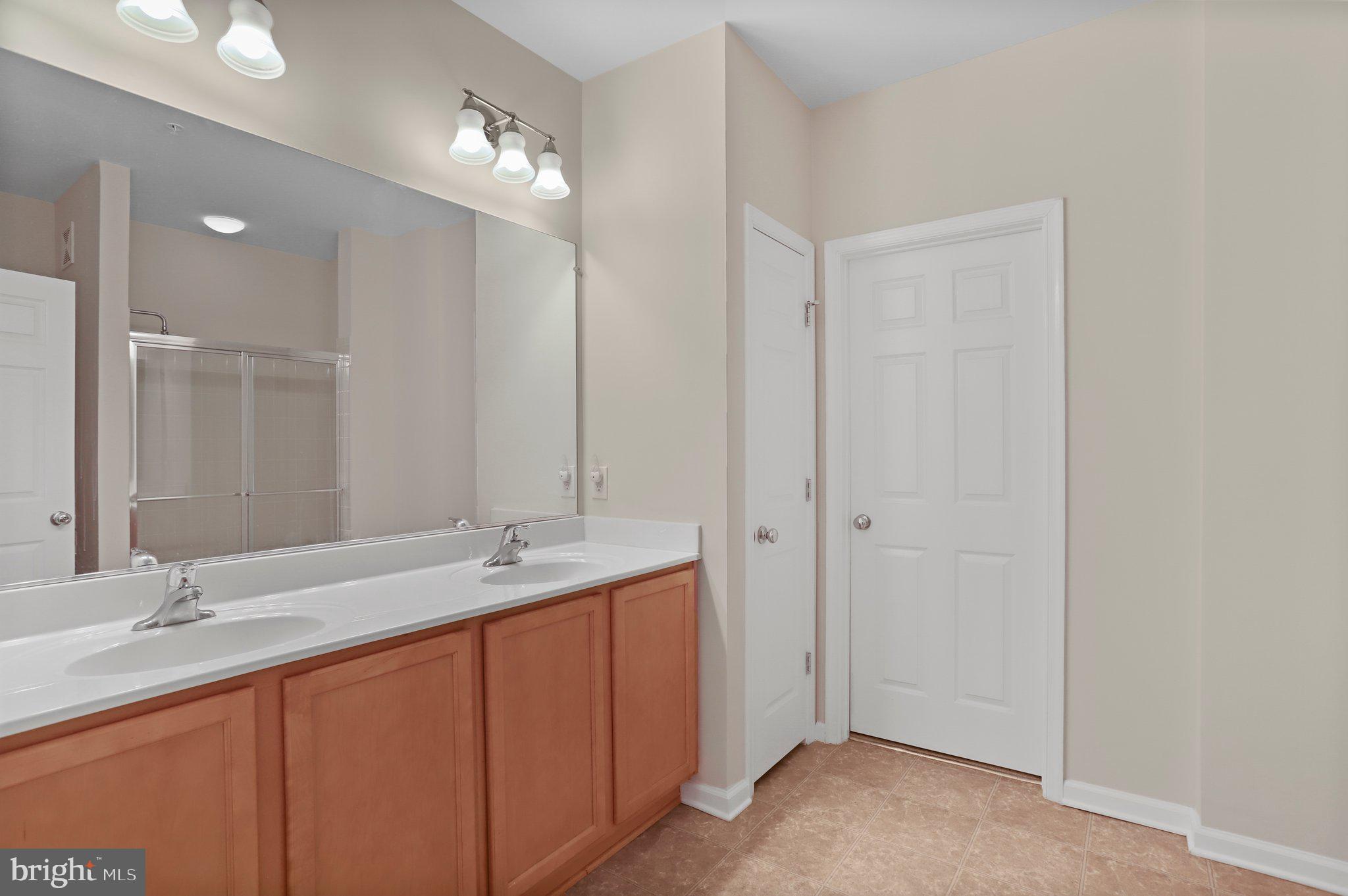 42827 Burrell SQUARE