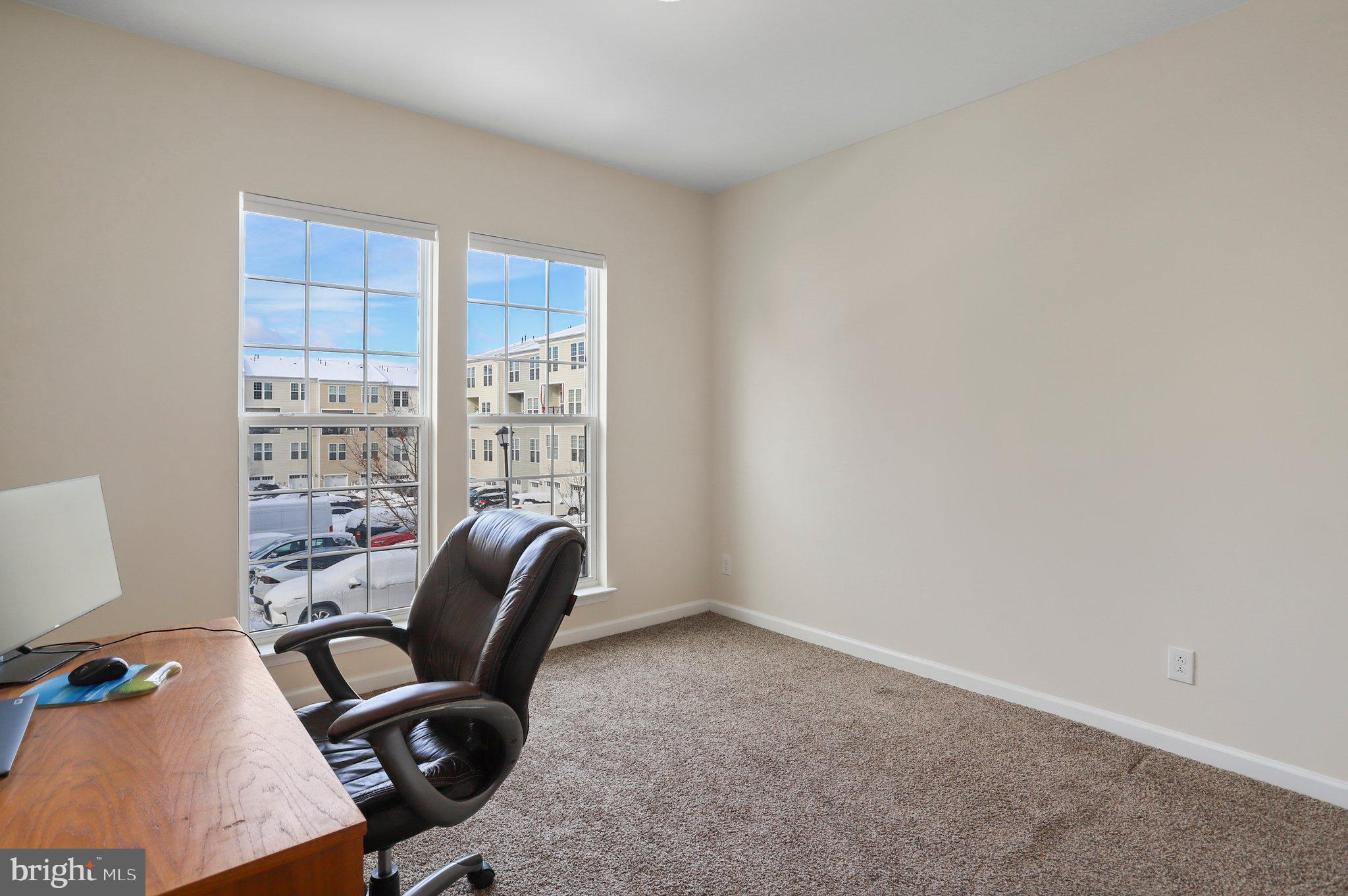 42827 Burrell SQUARE