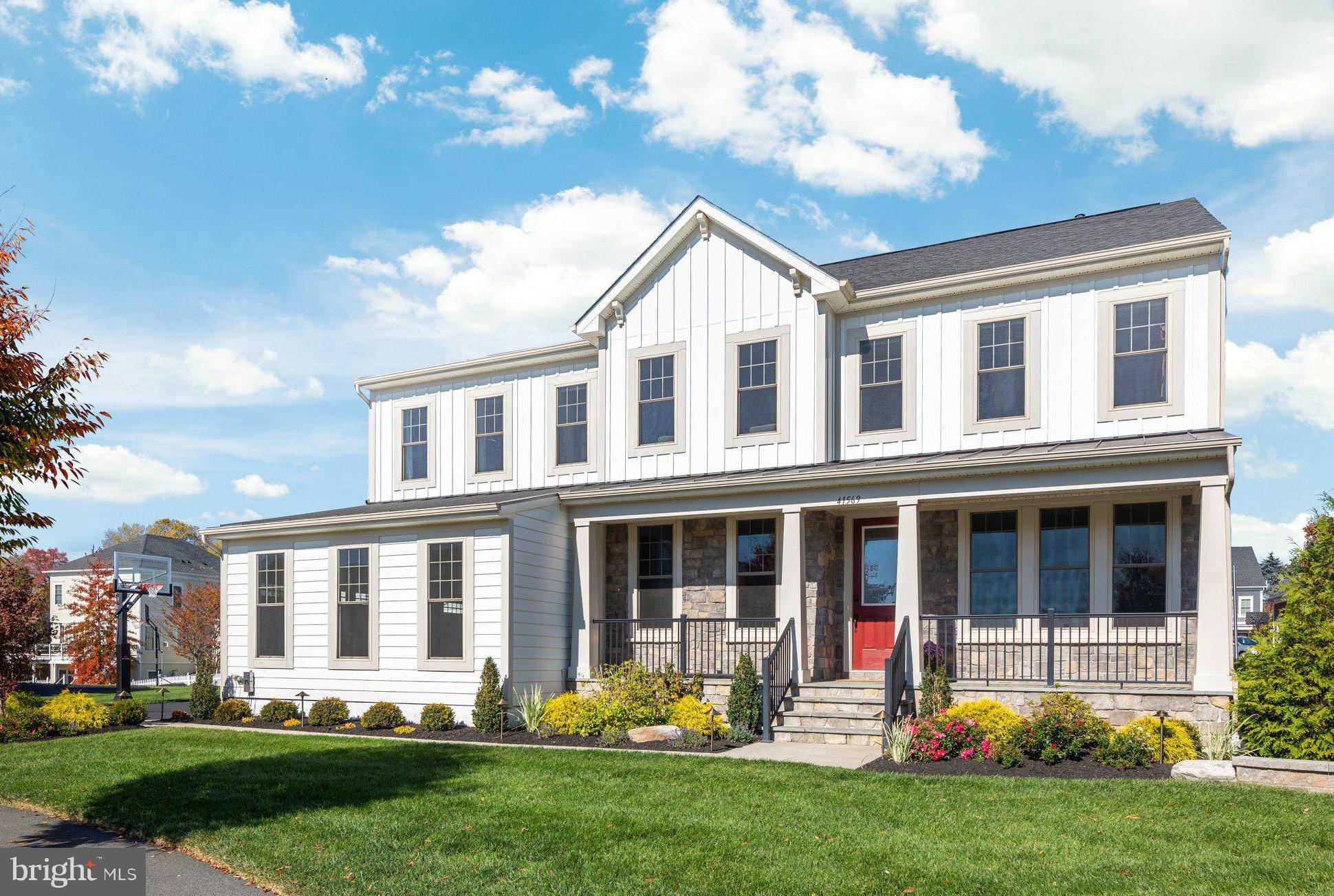 41569 White Yarrow Ct