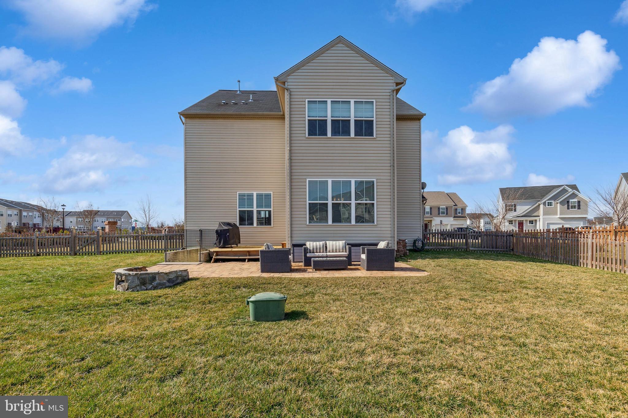 800 Dunraven Way