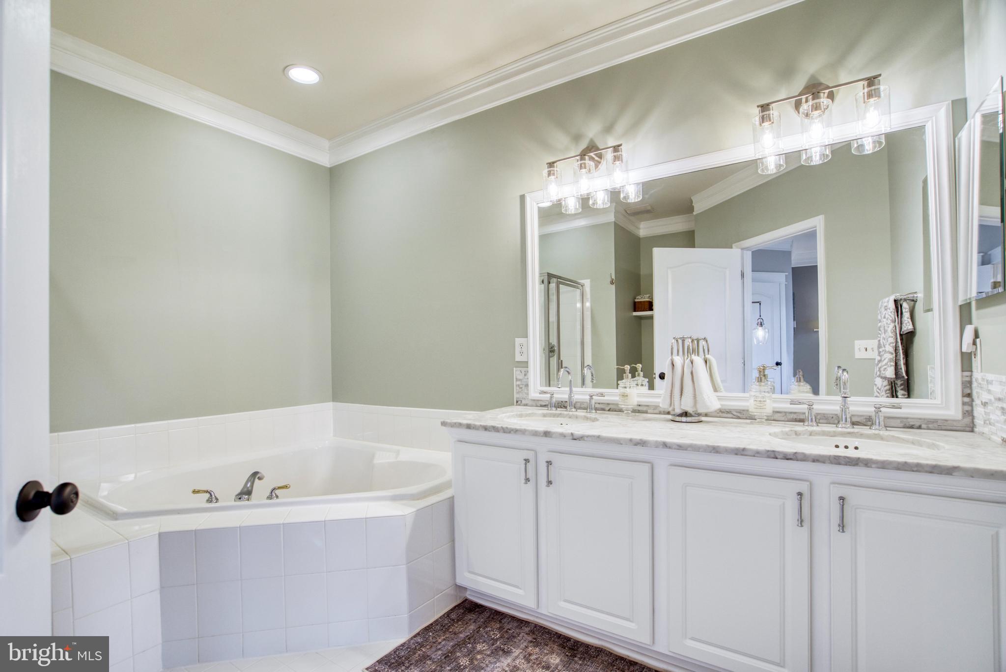 18505 Bear Creek Ter