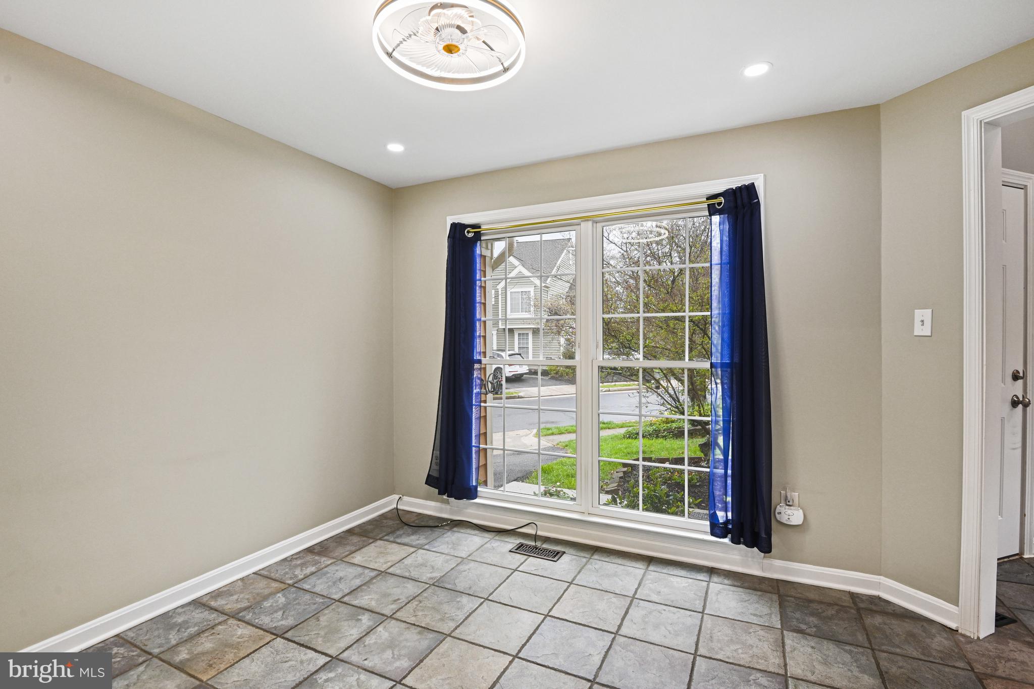 21173 Wildflower Sq