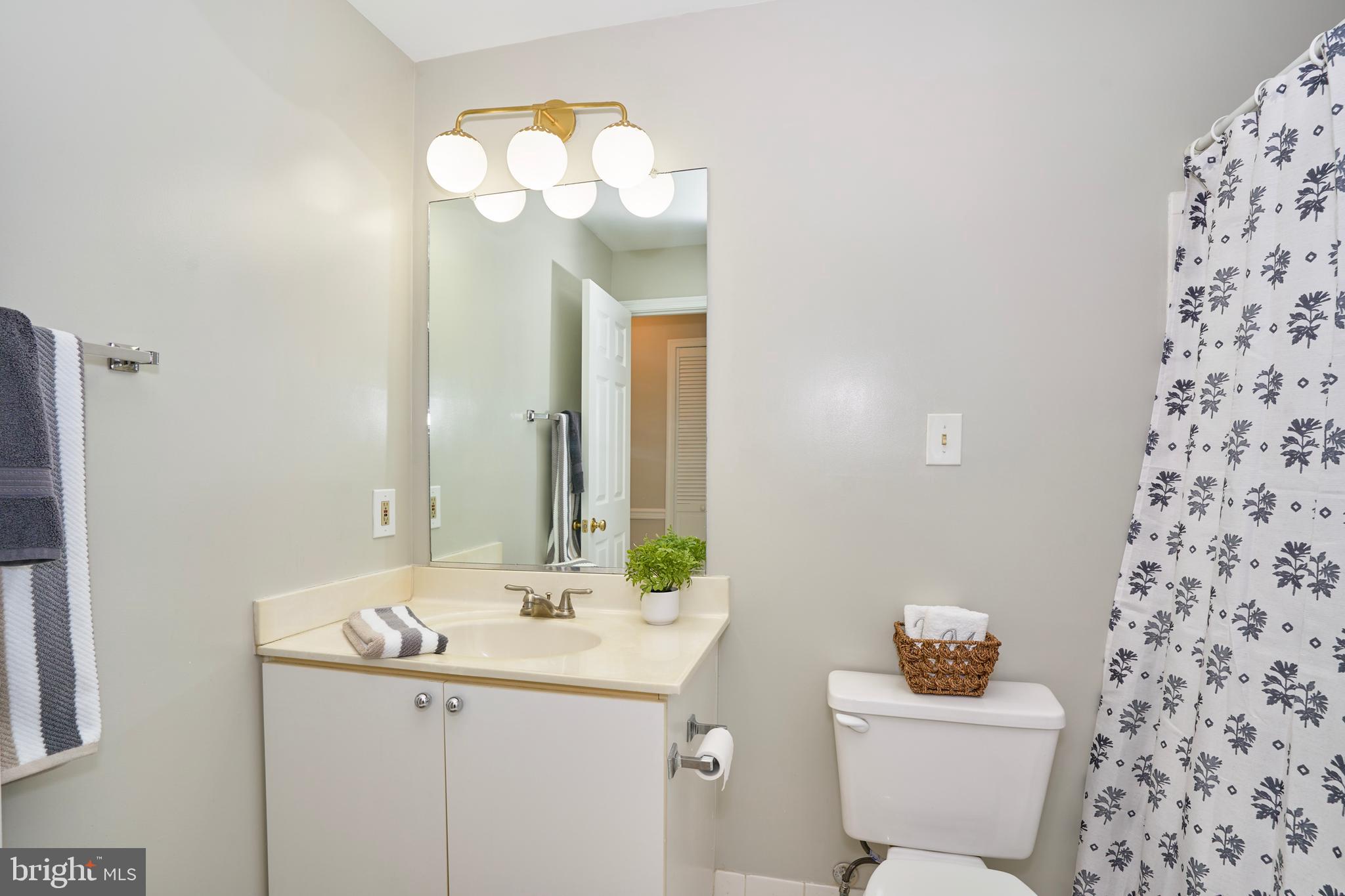 20579 Snowshoe Sq #201