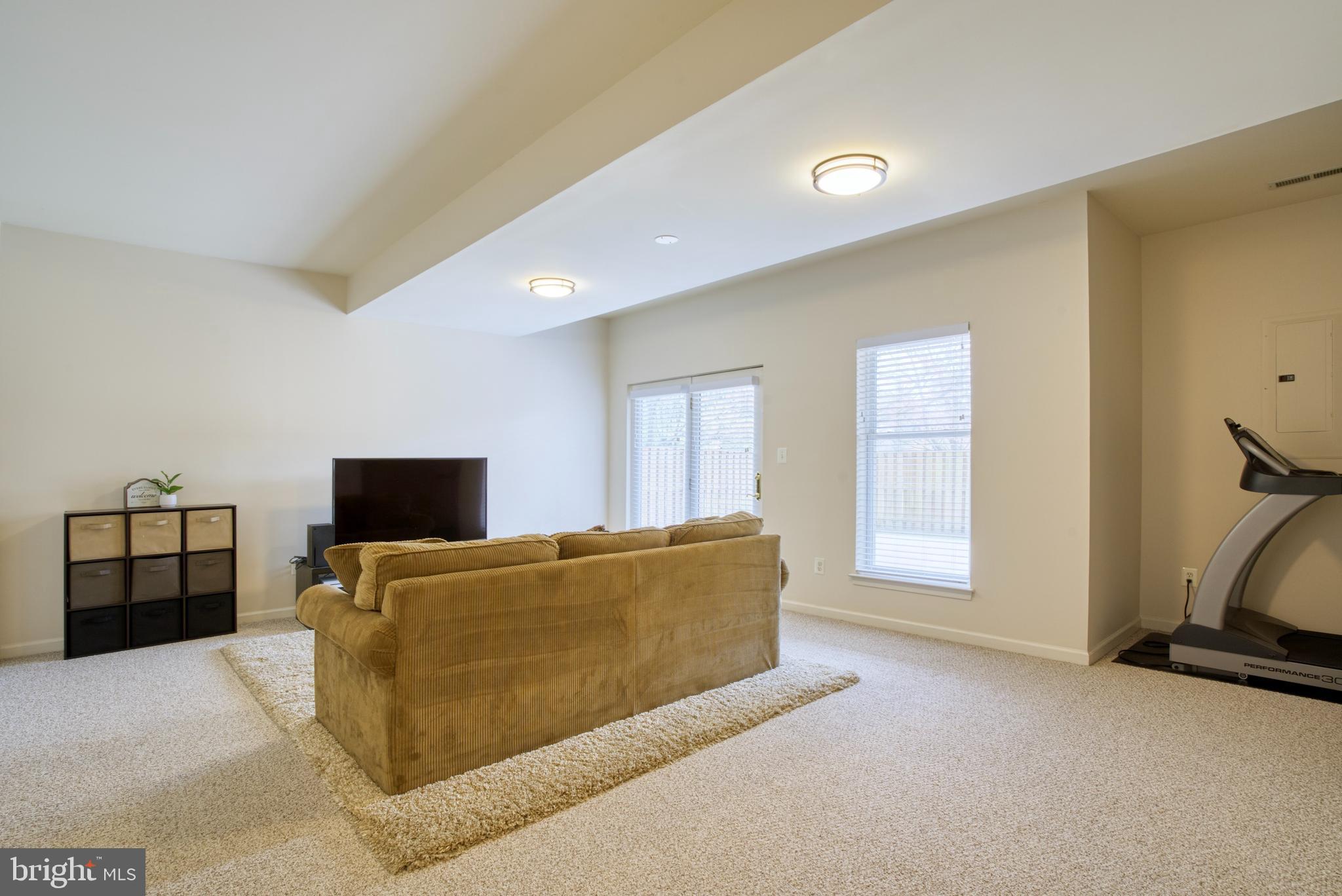 43871 Sandburg Sq