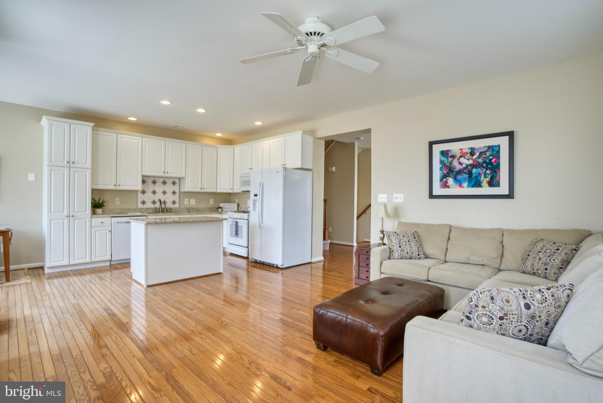 43871 Sandburg Sq