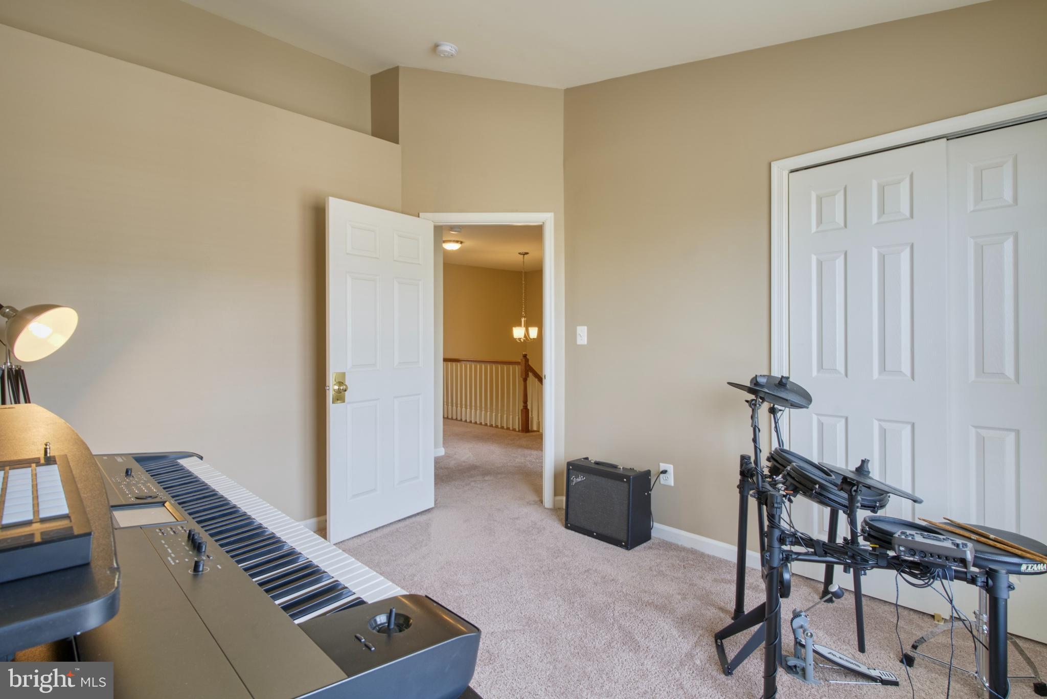 43871 Sandburg Sq