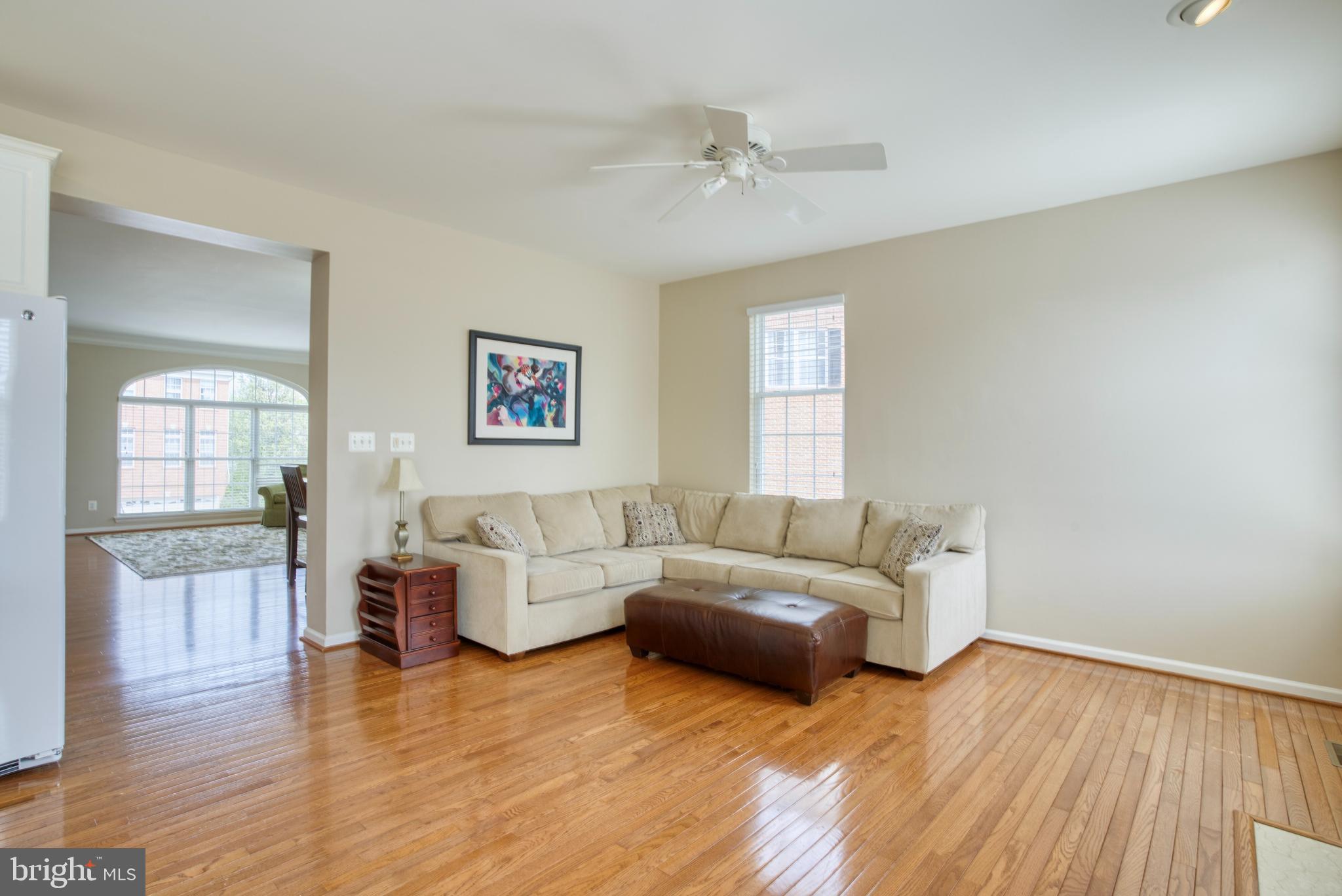 43871 Sandburg Sq