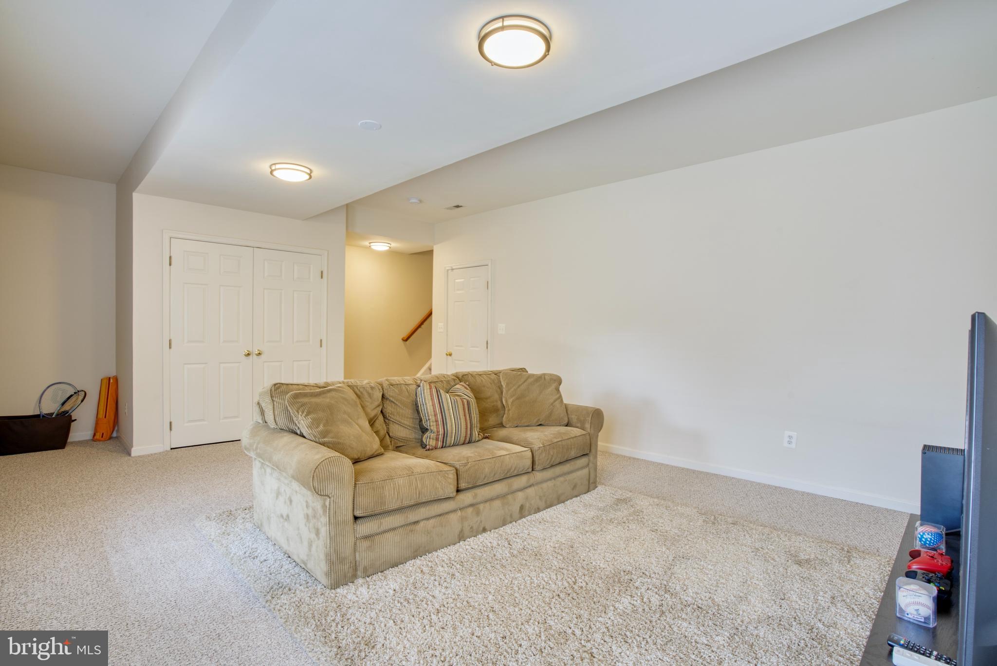 43871 Sandburg Sq