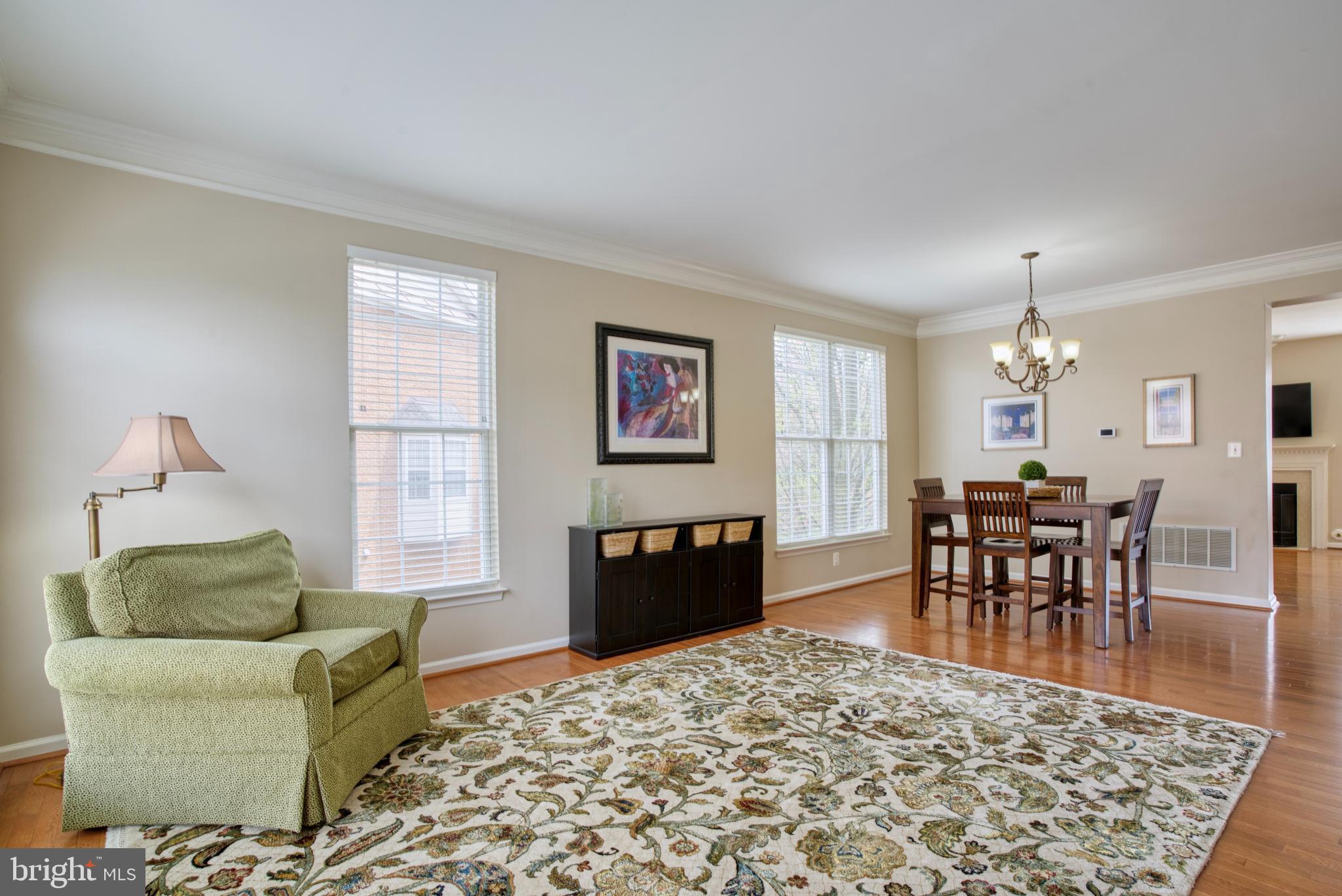 43871 Sandburg Sq
