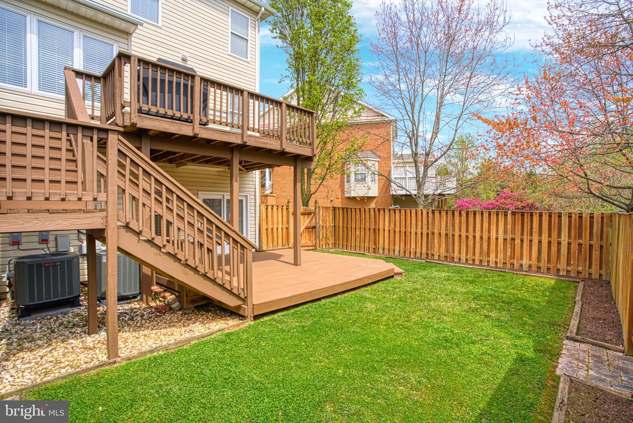 43871 Sandburg Sq