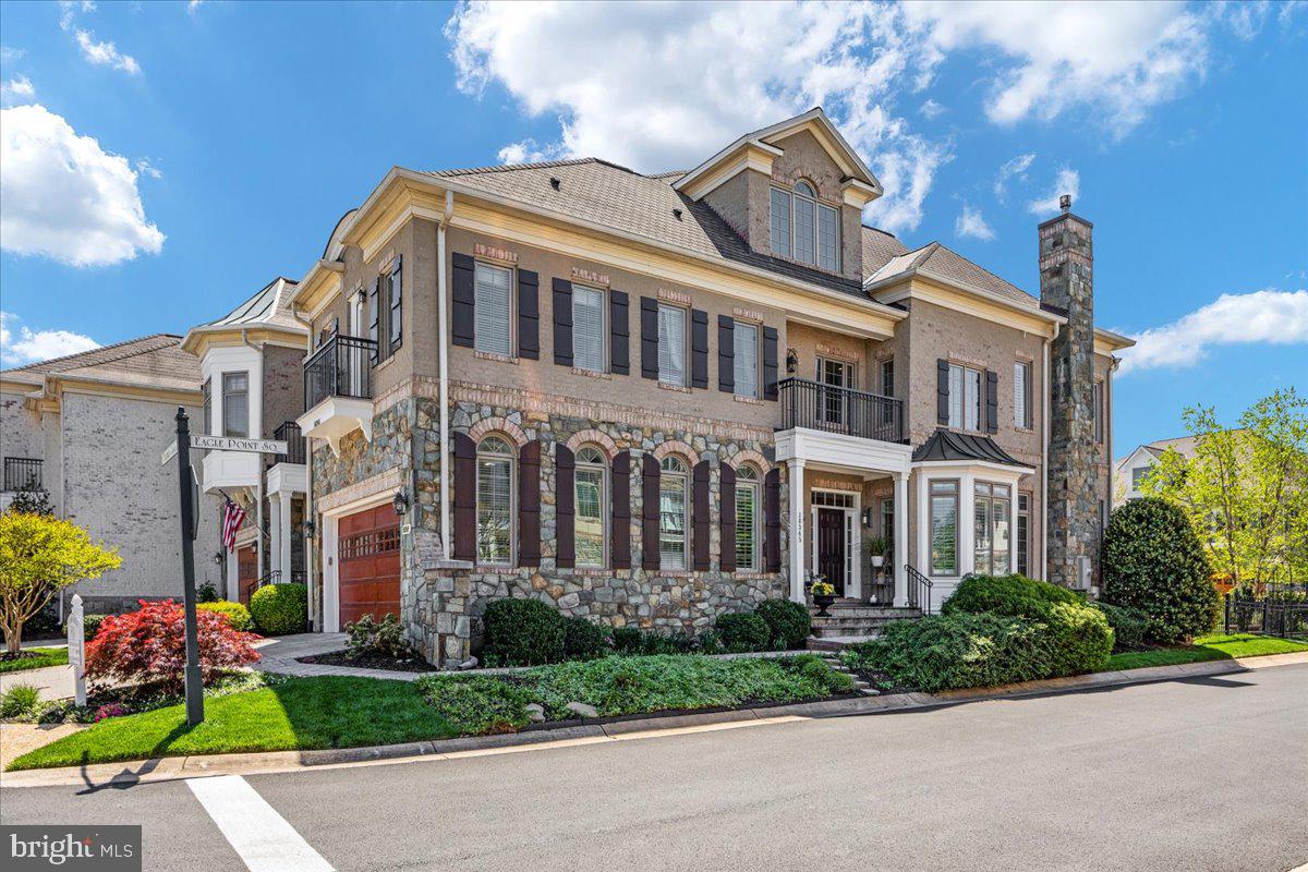 18345 Fairway Oaks Sq