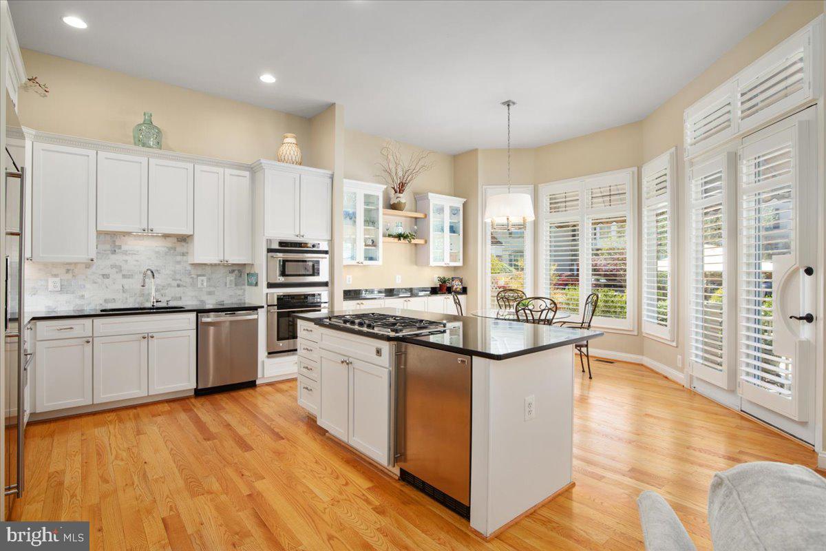 18345 Fairway Oaks Sq