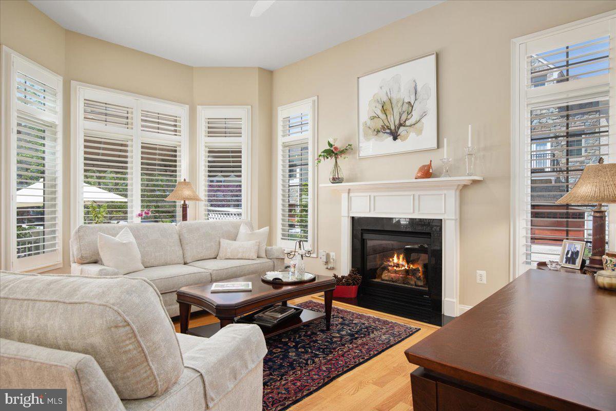 18345 Fairway Oaks Sq