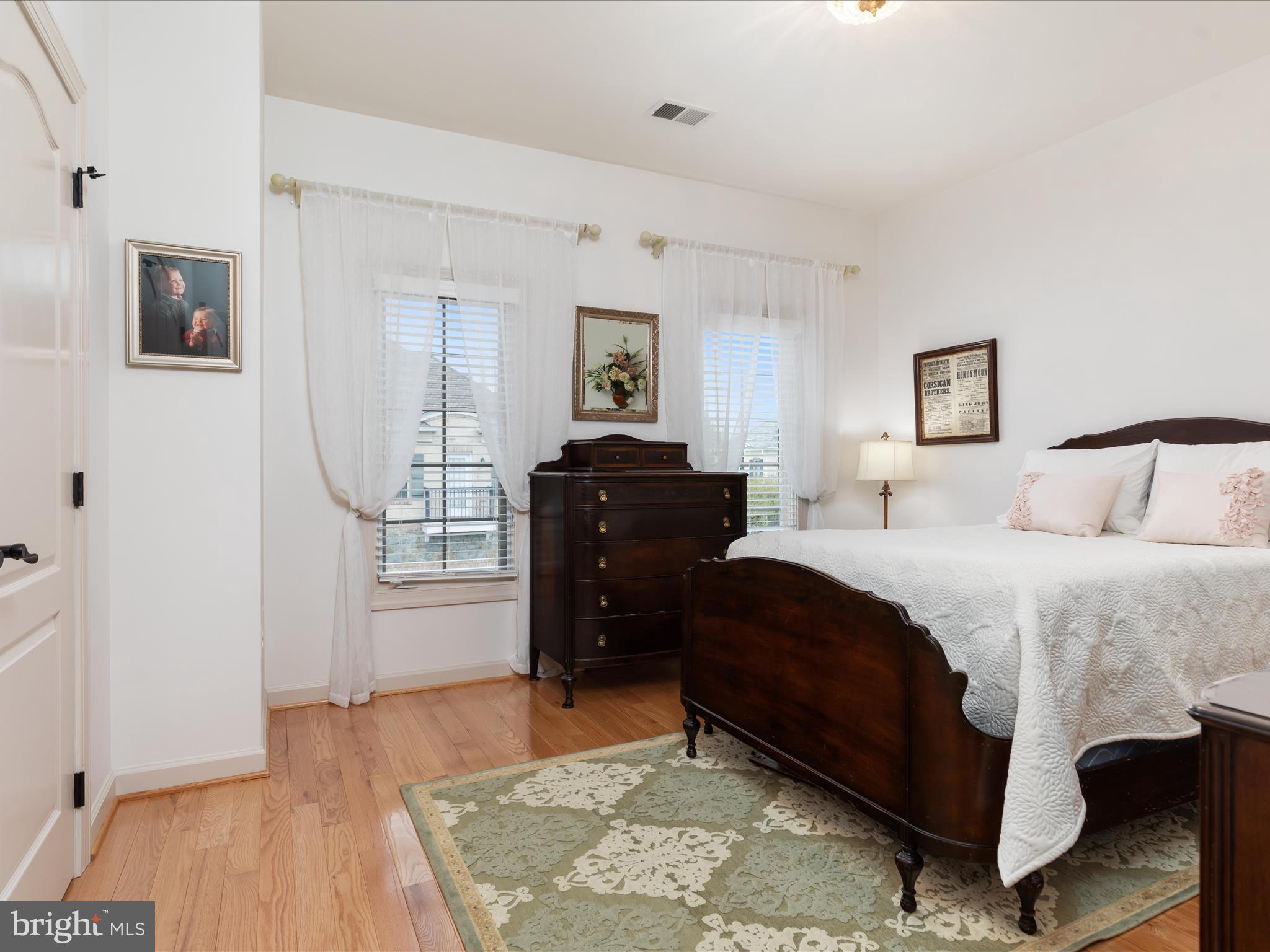 18345 Fairway Oaks Sq