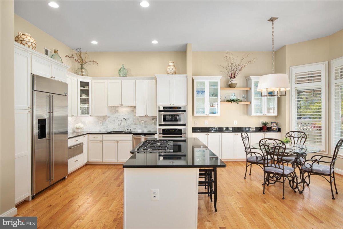 18345 Fairway Oaks Sq