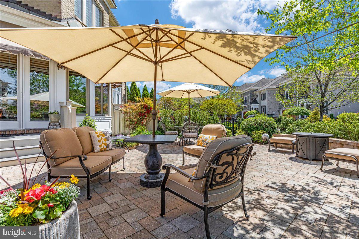 18345 Fairway Oaks Sq