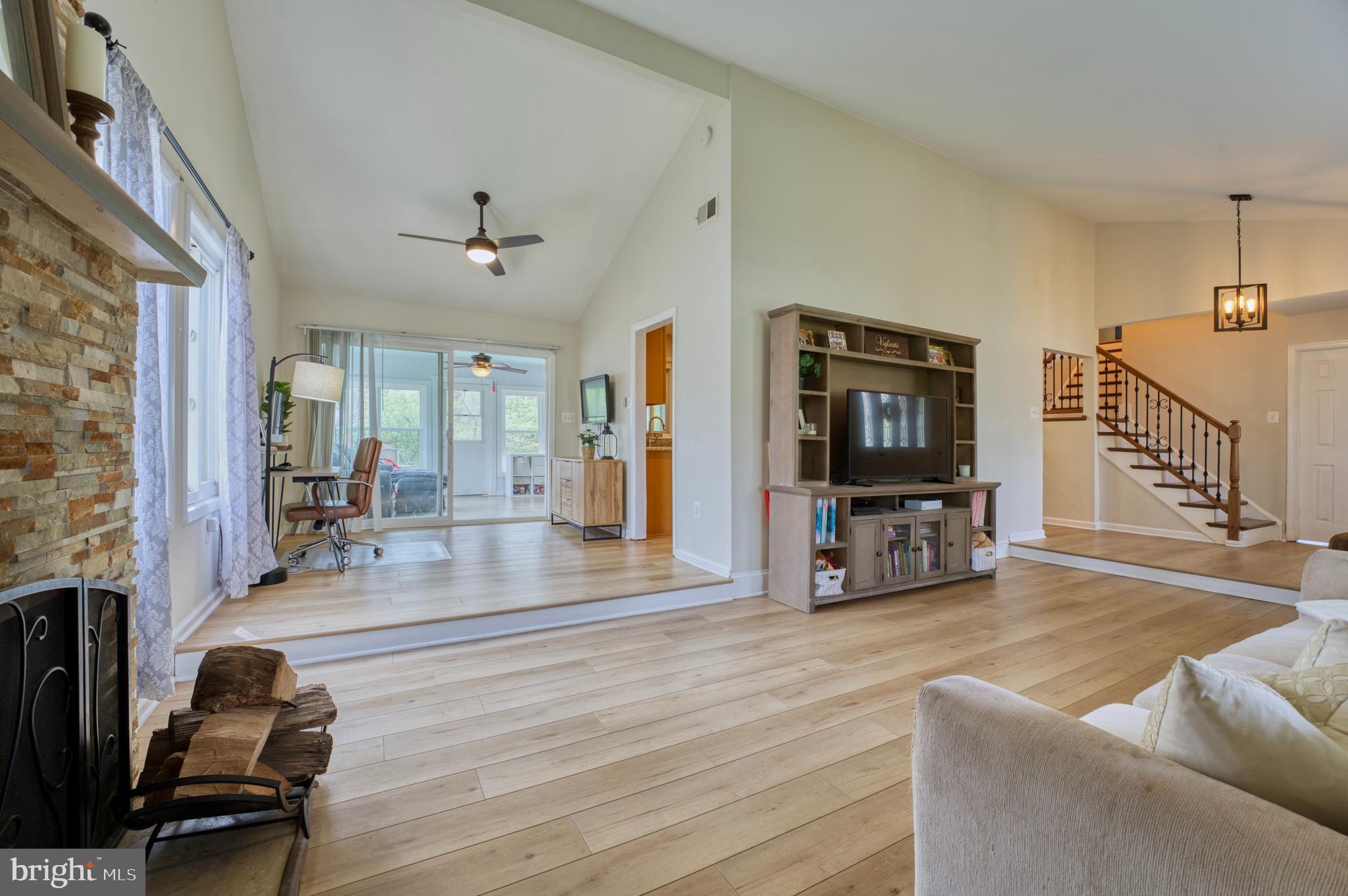 411 Sugarland Run Dr