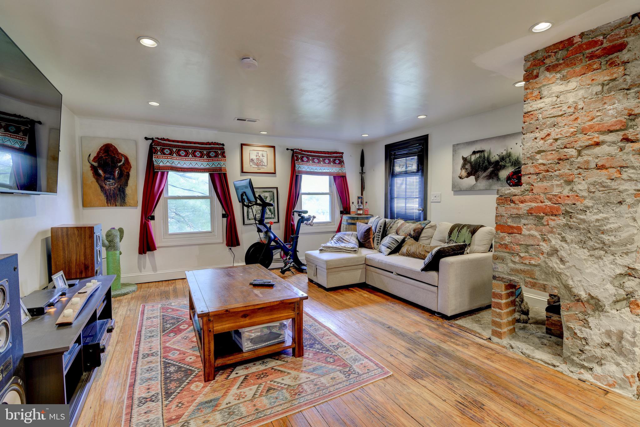 23381 Sam Fred Rd