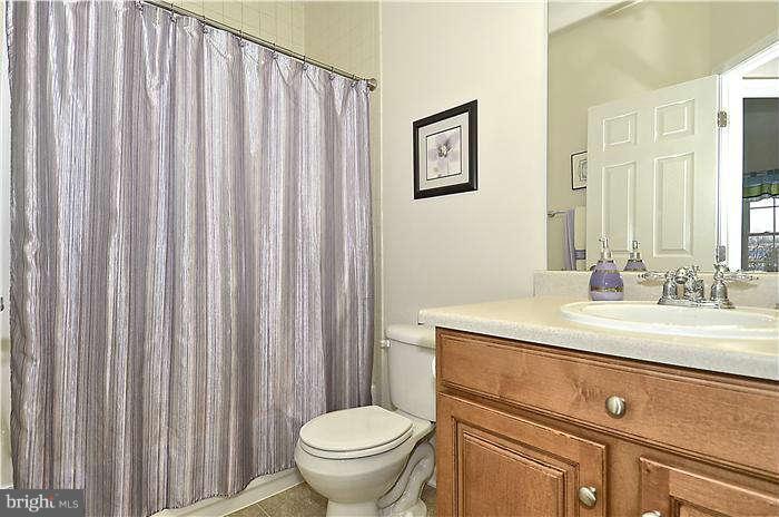 208 Hackley Ct