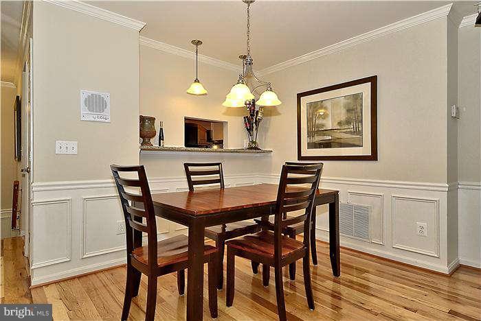 208 Hackley Ct