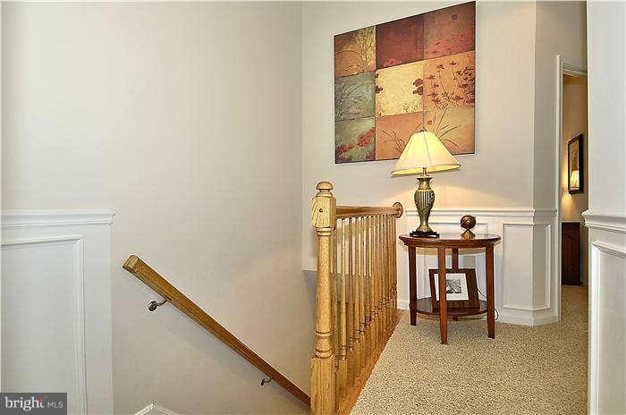 208 Hackley Ct
