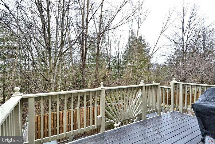 208 Hackley Ct