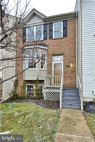 208 Hackley Ct