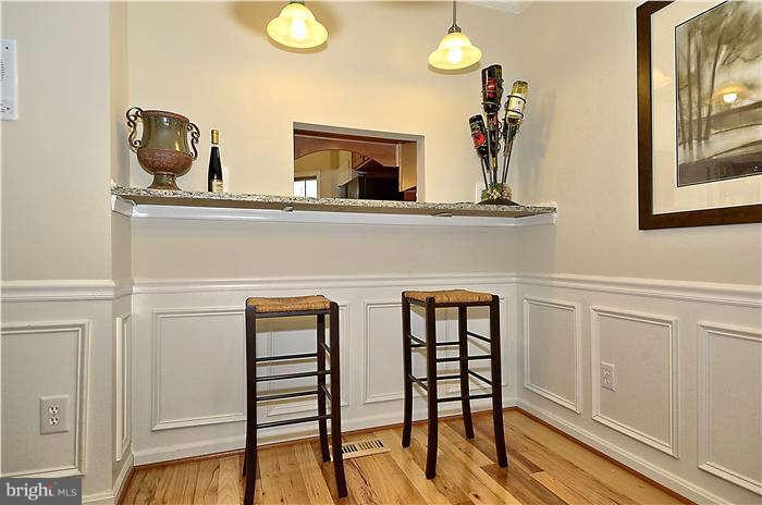 208 Hackley Ct