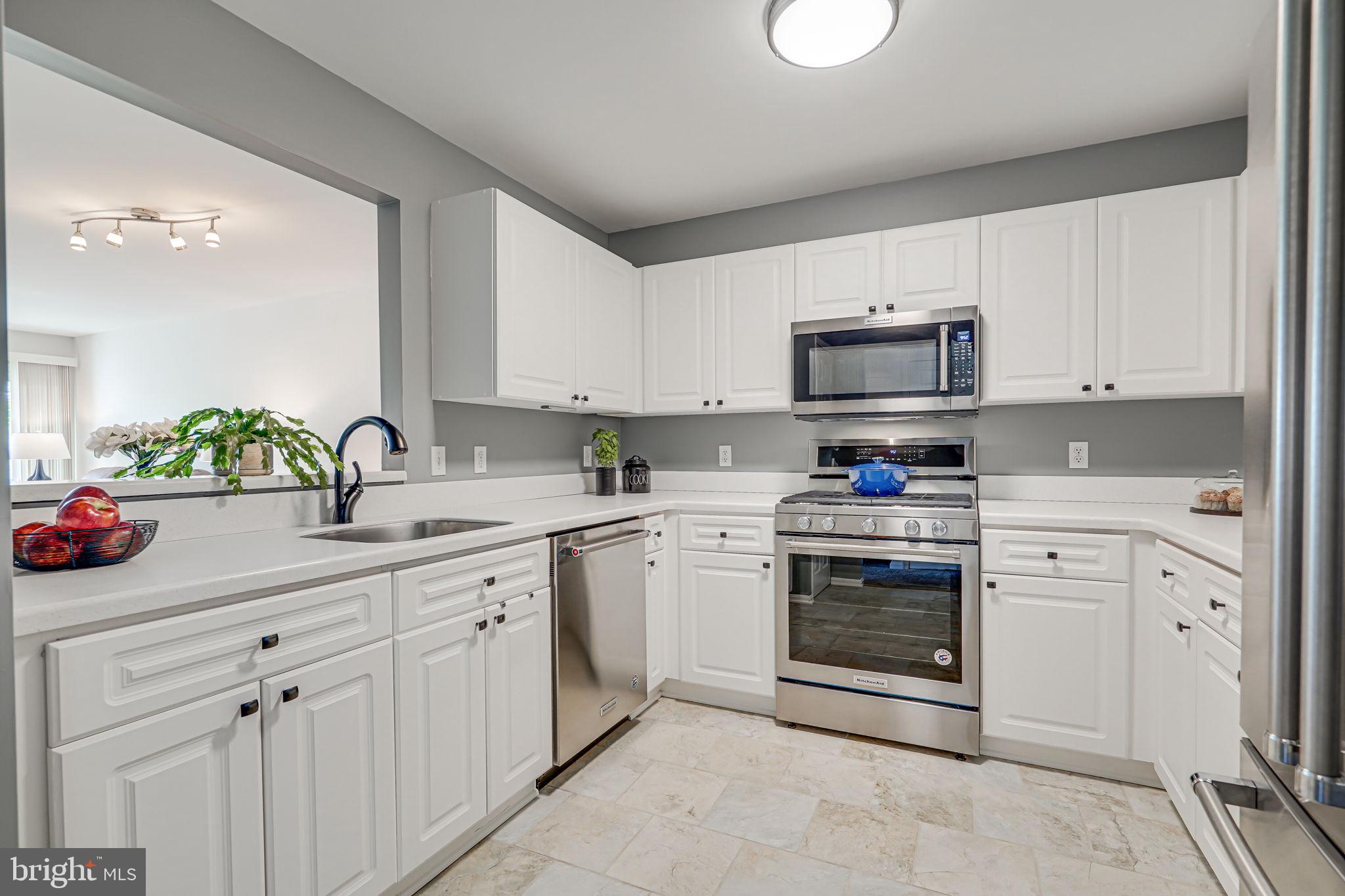 20582 Snowshoe Sq #202